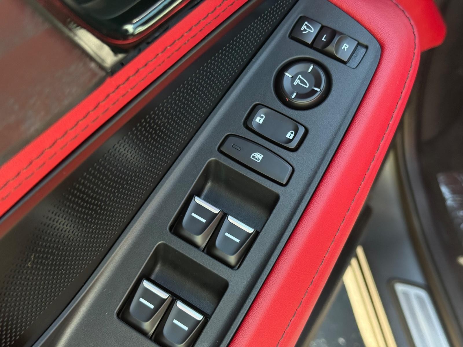 Acura MDX Vehicle Image 15