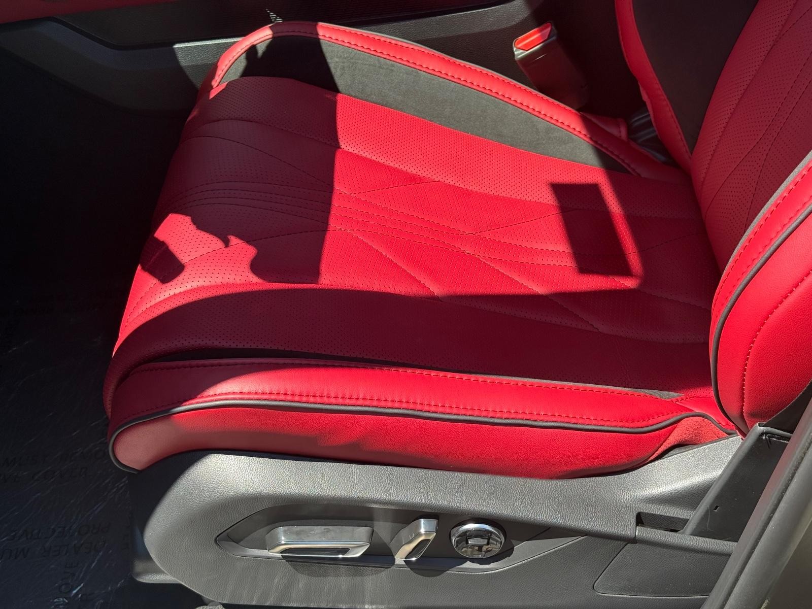 Acura MDX Vehicle Image 16