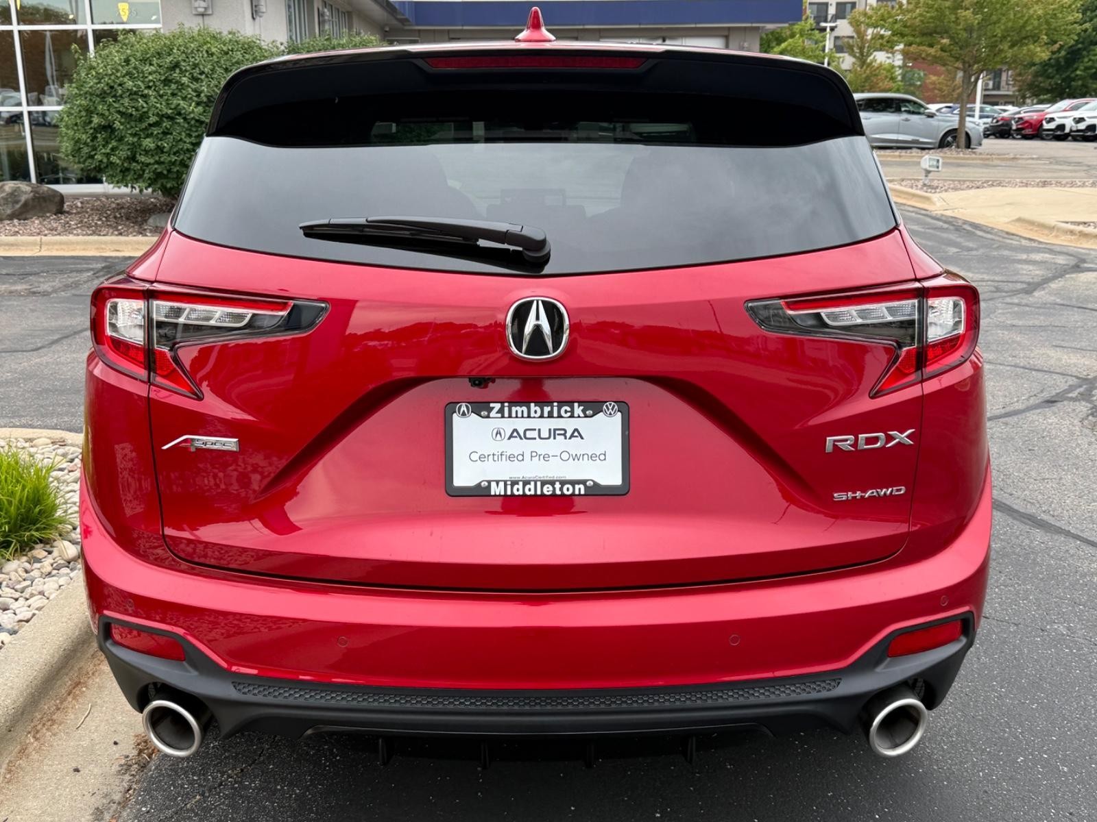 Acura RDX Vehicle Full-screen Gallery Image 04