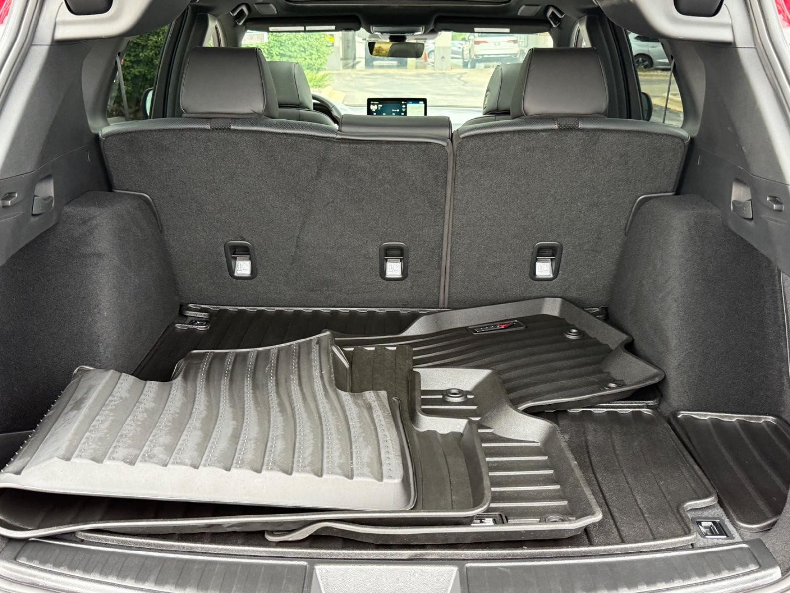 Acura RDX Vehicle Full-screen Gallery Image 05