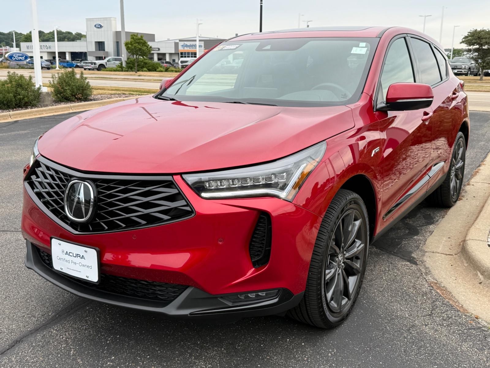 Acura RDX Vehicle Full-screen Gallery Image 08