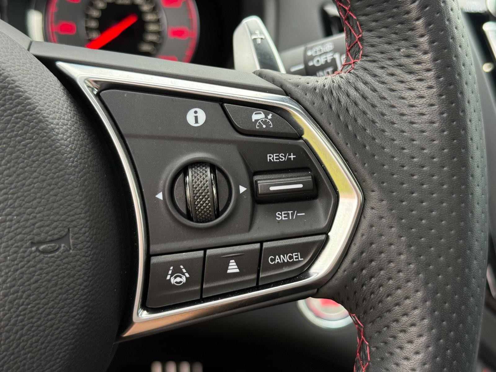 Acura RDX Vehicle Full-screen Gallery Image 17