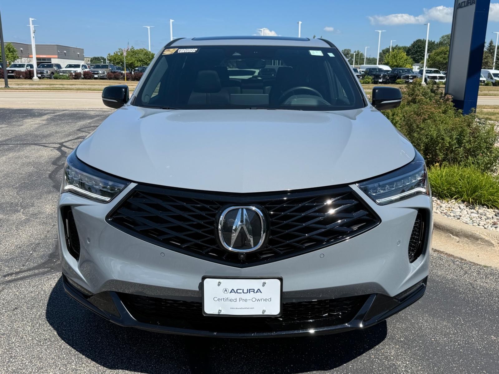 Acura RDX Vehicle Full-screen Gallery Image 09