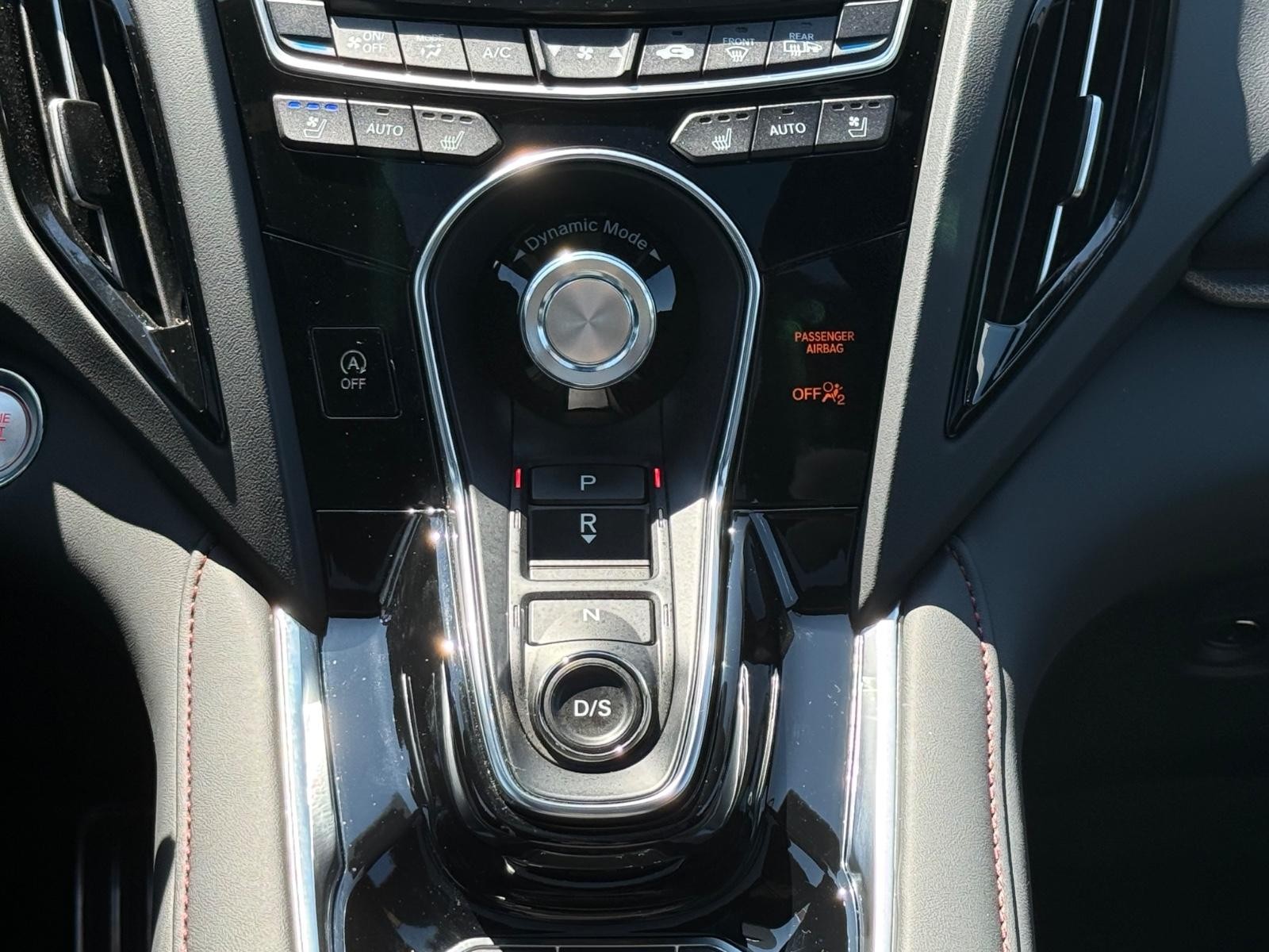Acura RDX Vehicle Full-screen Gallery Image 13