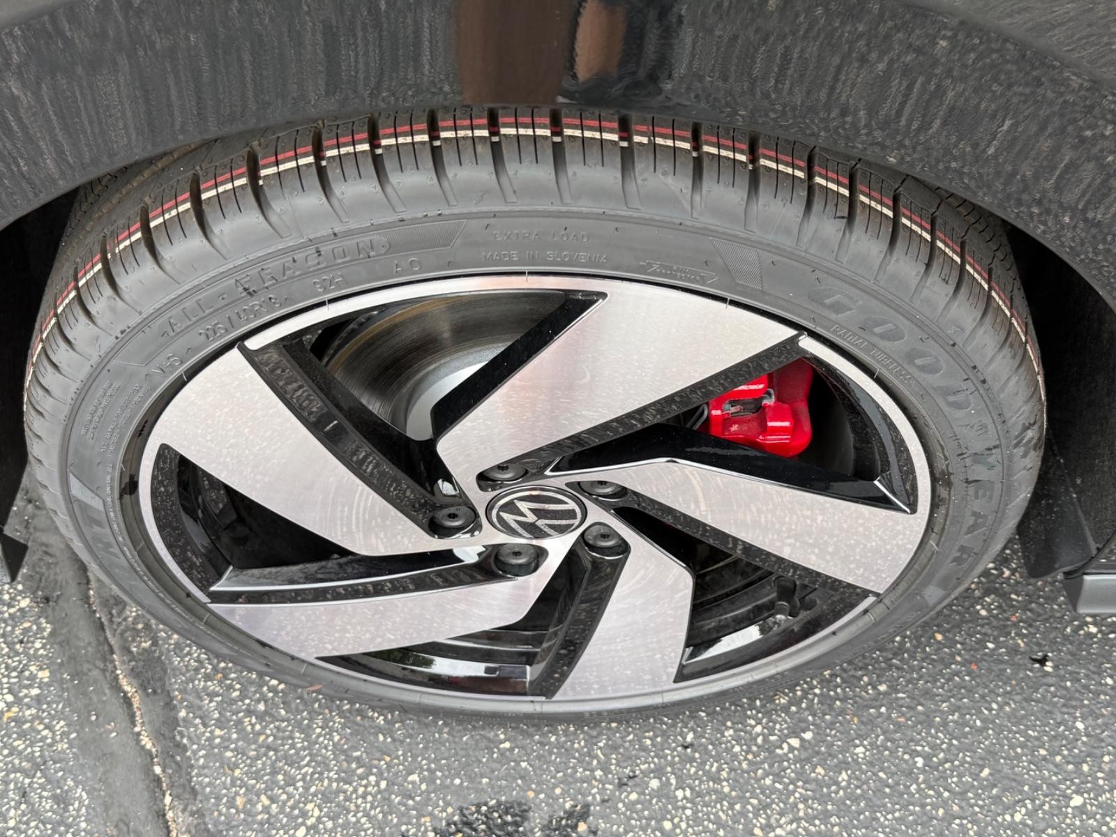 Volkswagen Golf GTI Vehicle Image 04