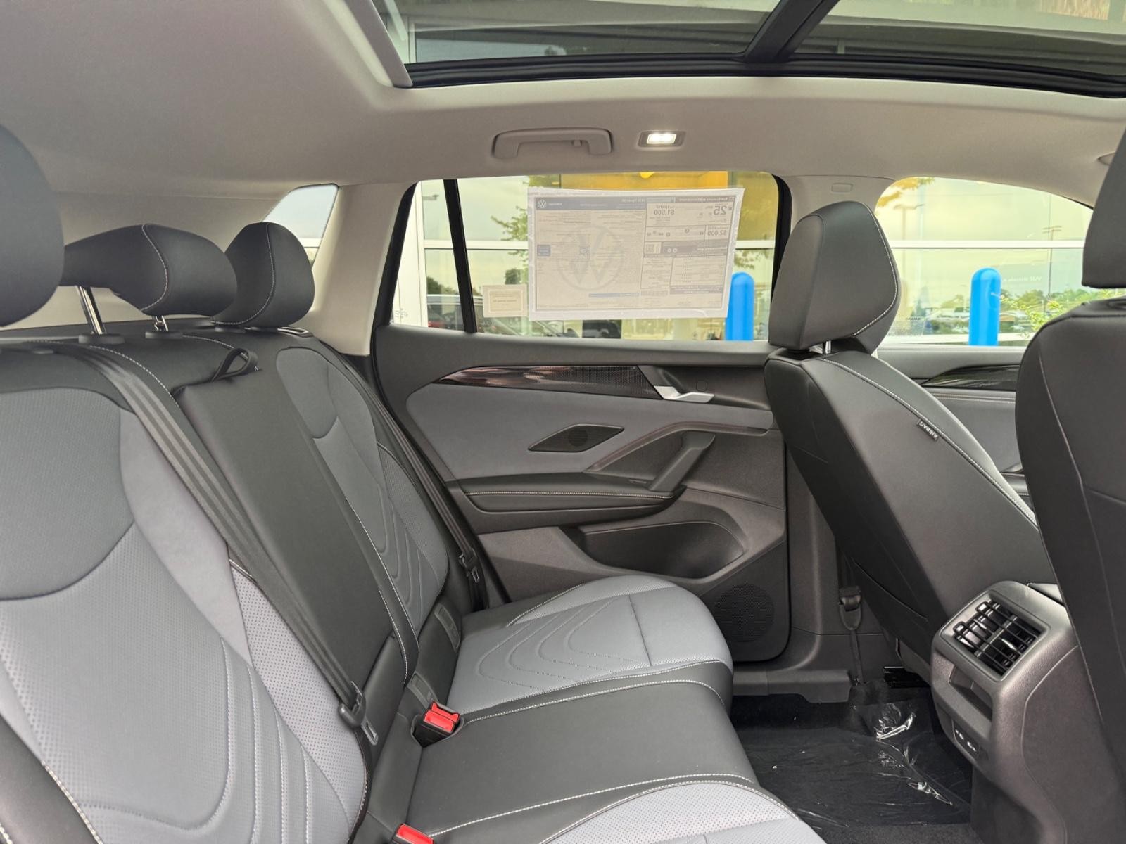 Volkswagen Tiguan Vehicle Image 05