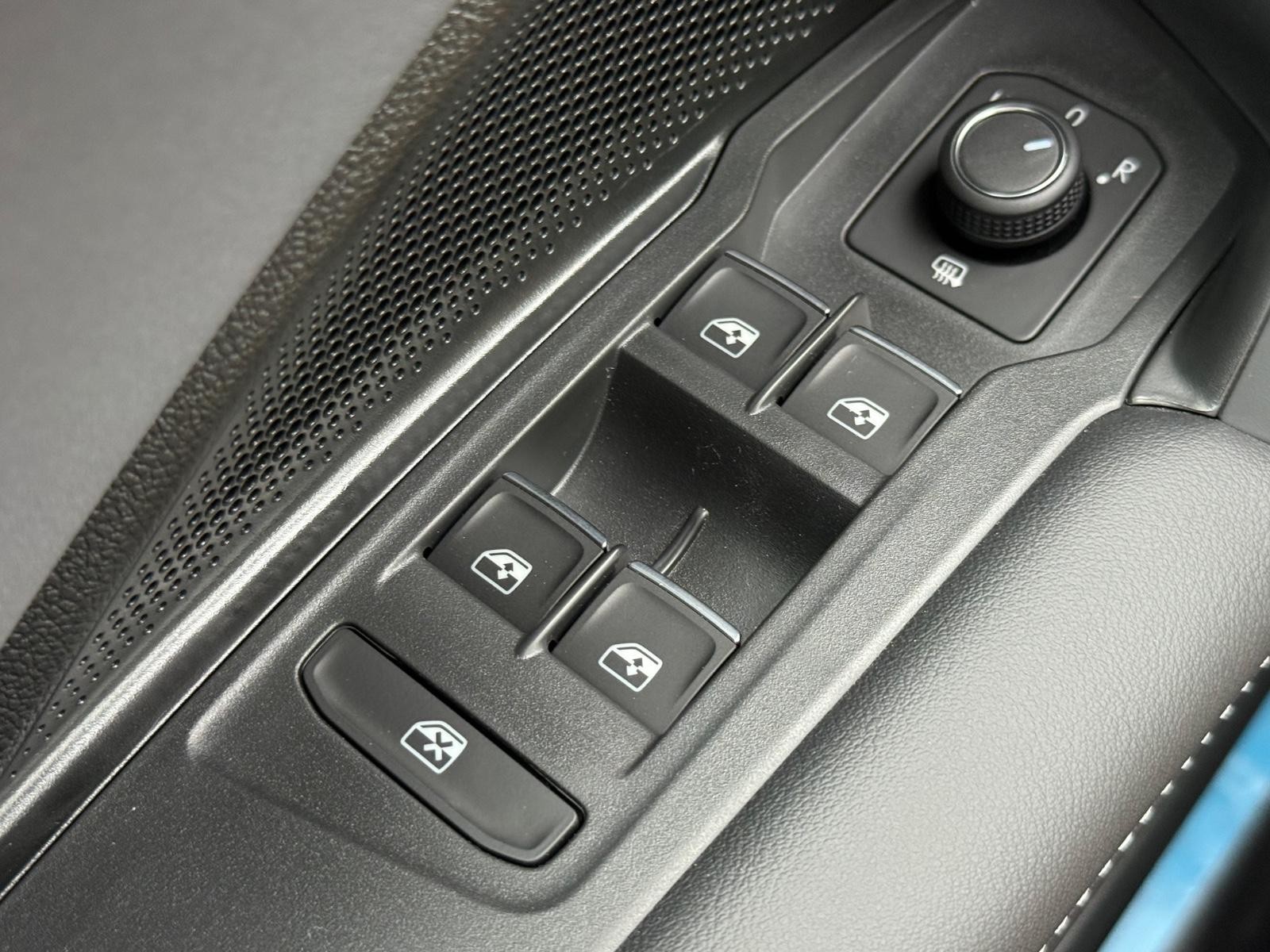 Volkswagen Tiguan Vehicle Image 15