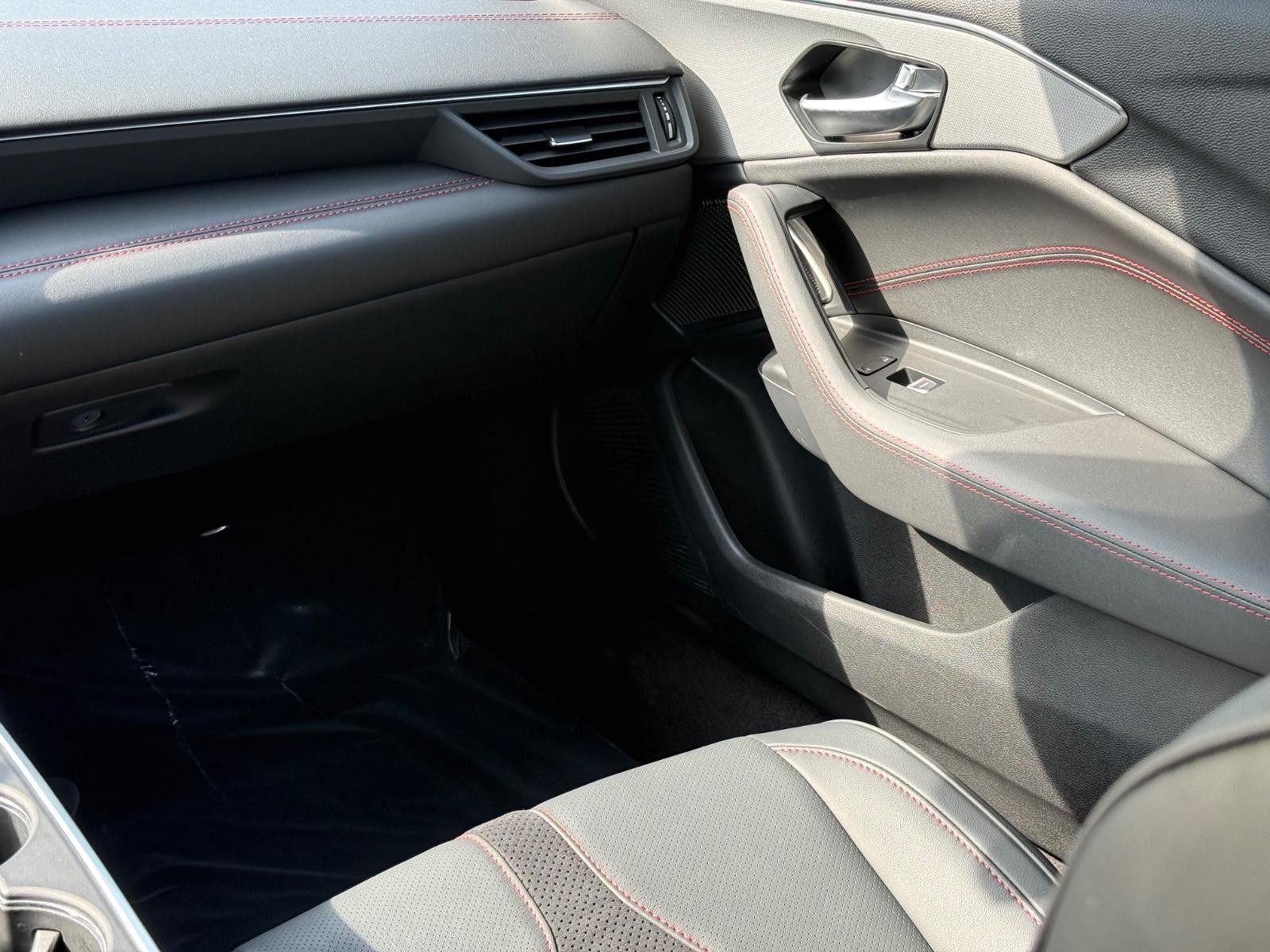 Acura TLX Vehicle Image 14