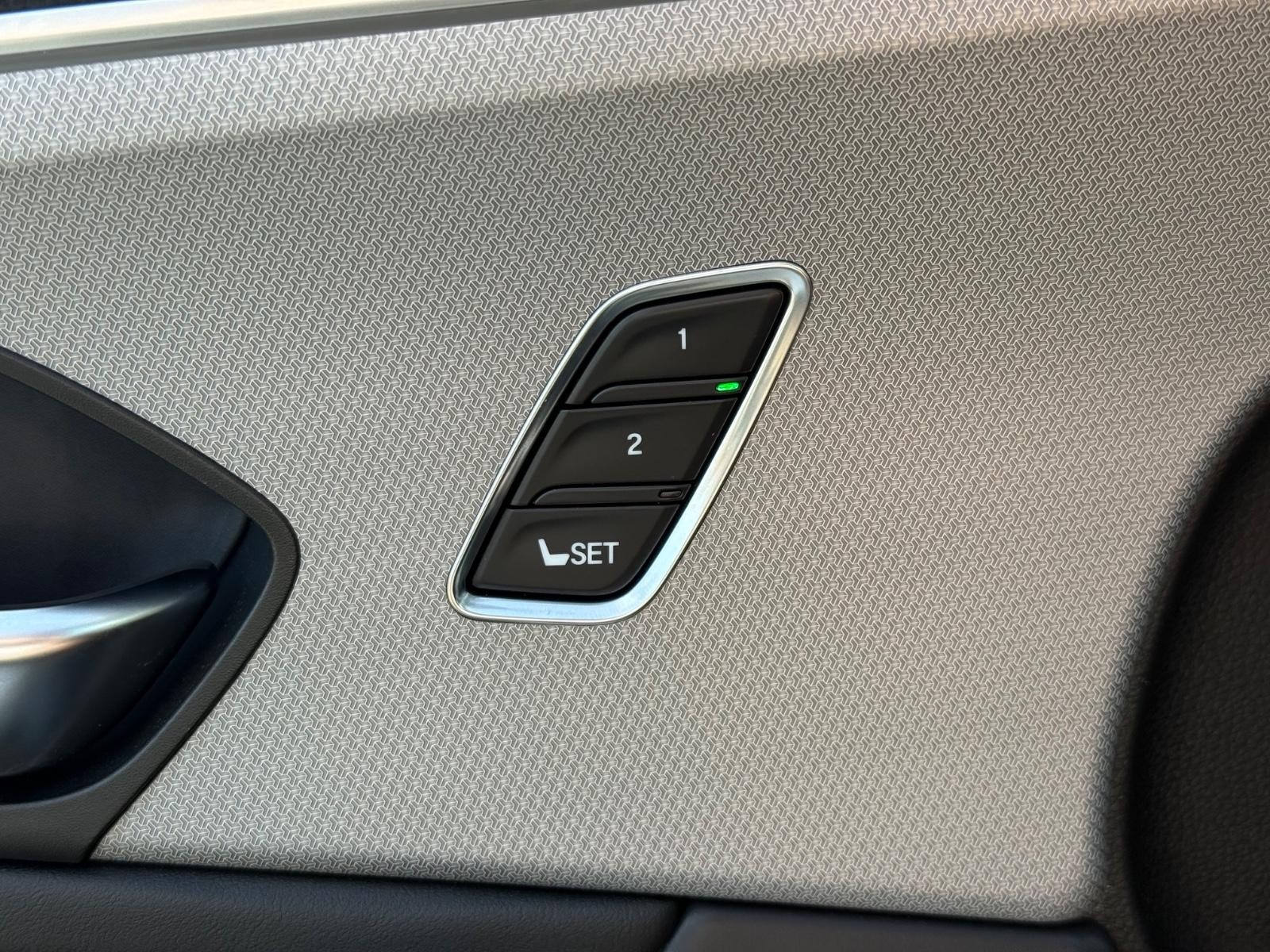 Acura TLX Vehicle Image 15