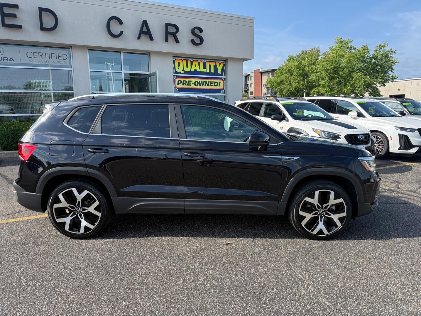 Volkswagen Taos Vehicle Image 02