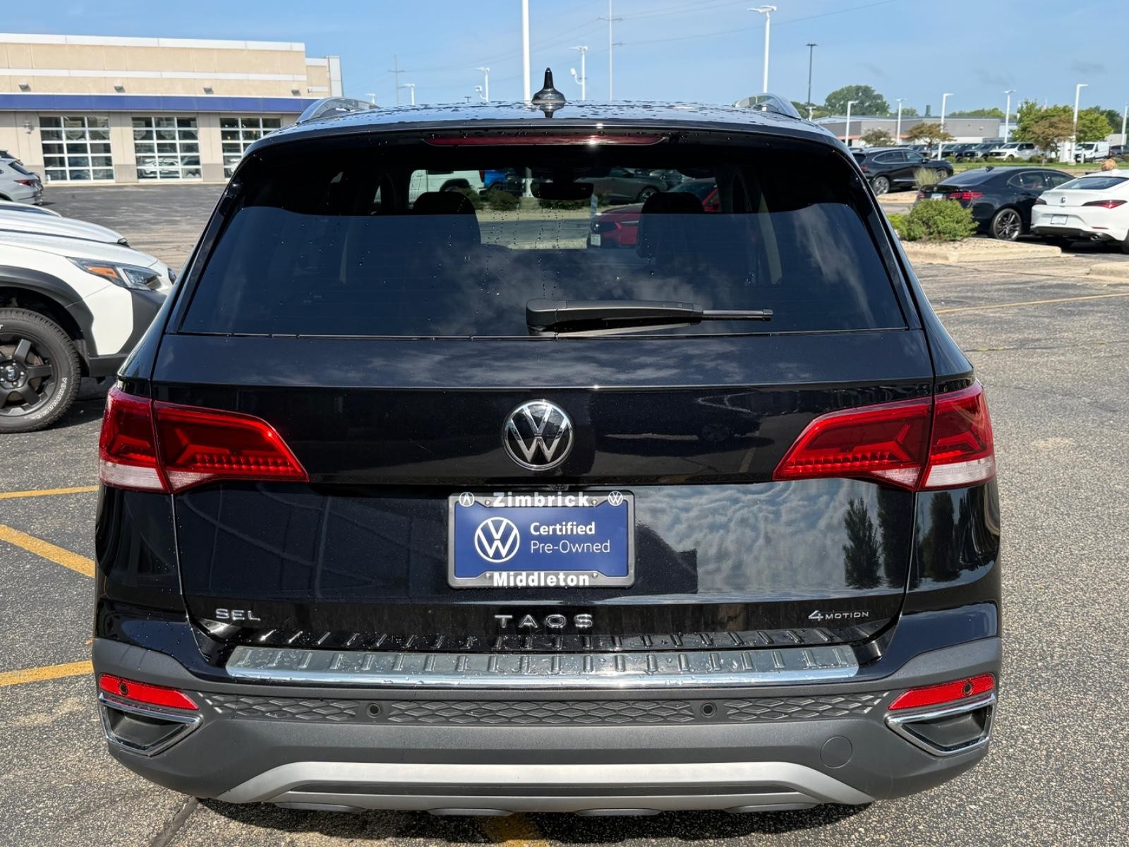 Volkswagen Taos Vehicle Image 04