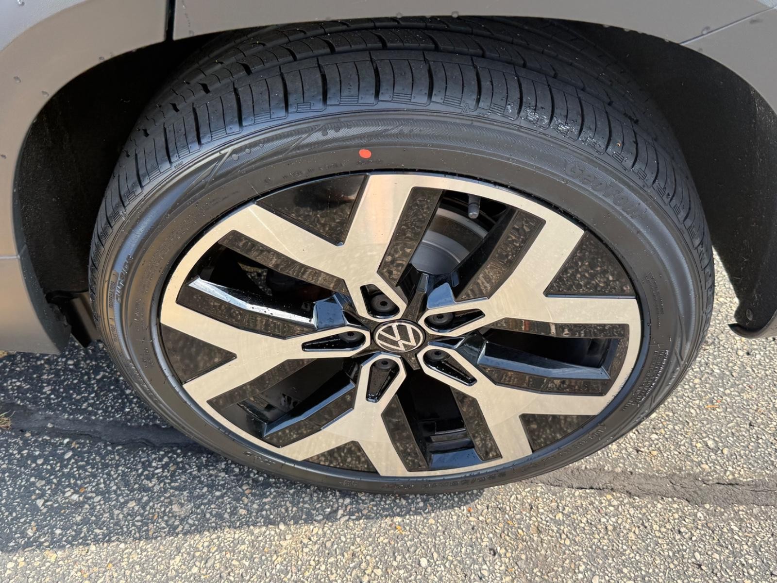 Volkswagen Taos Vehicle Image 07
