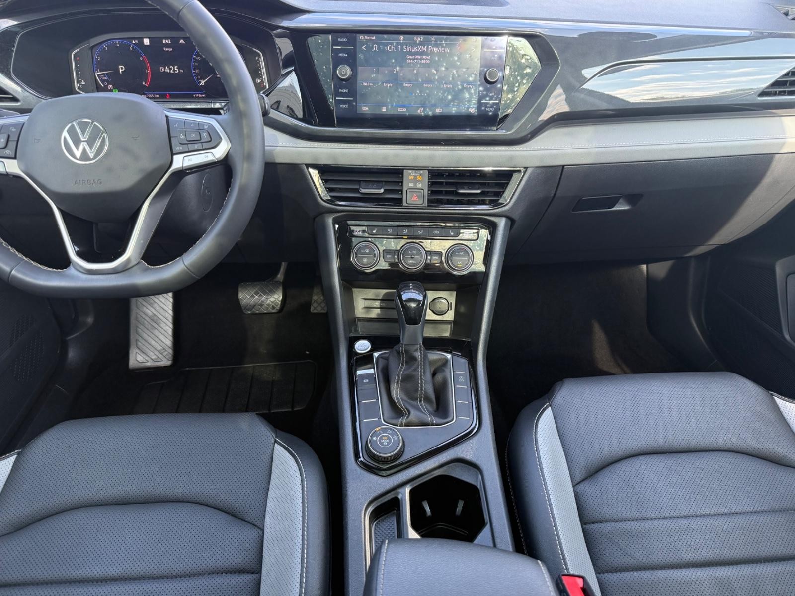 Volkswagen Taos Vehicle Image 11