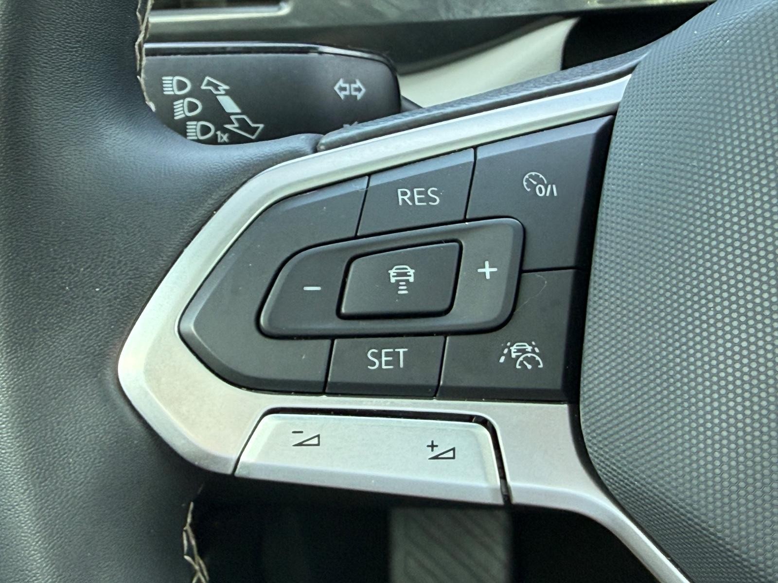 Volkswagen Taos Vehicle Image 16
