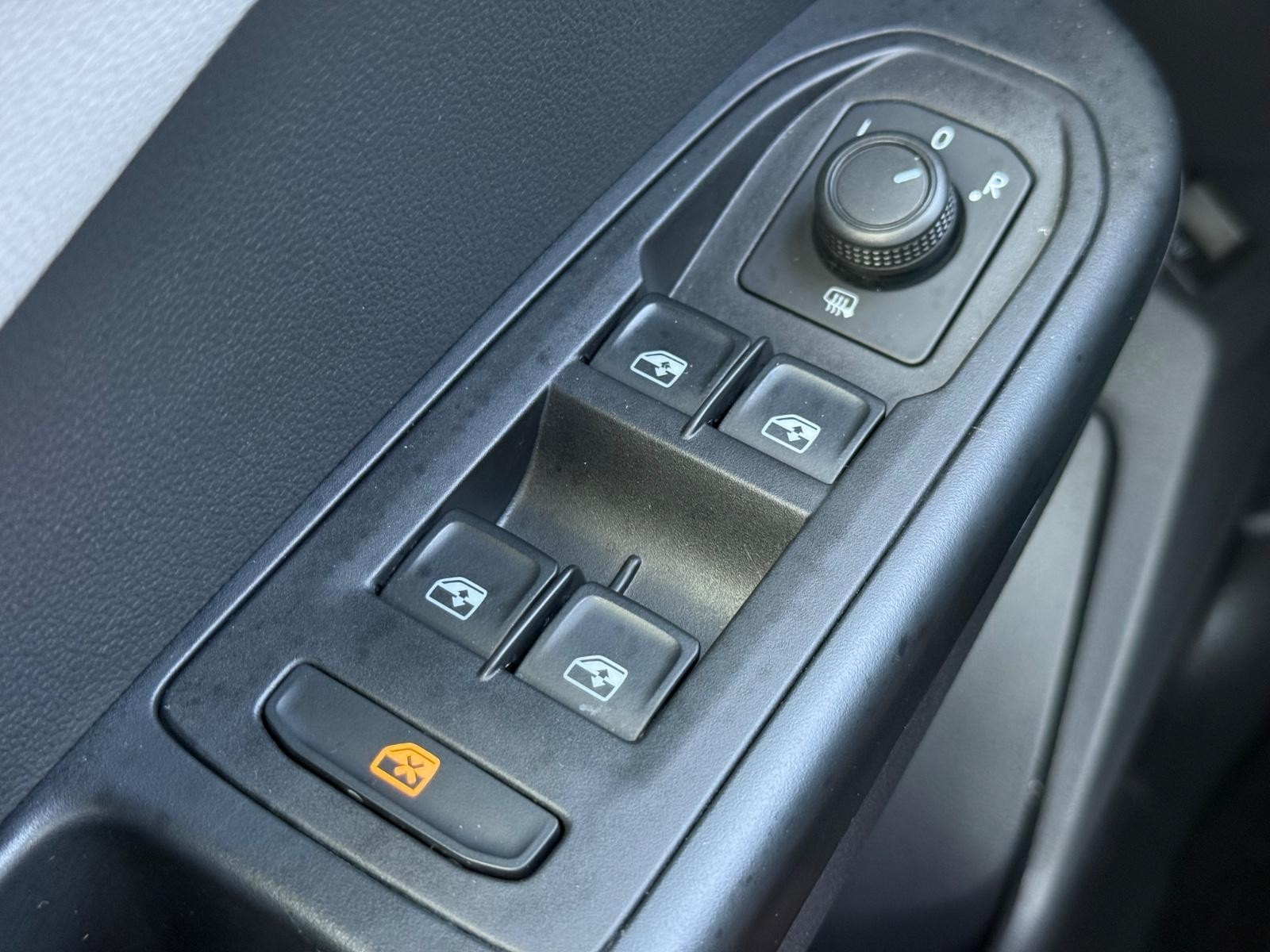 Volkswagen Taos Vehicle Image 21