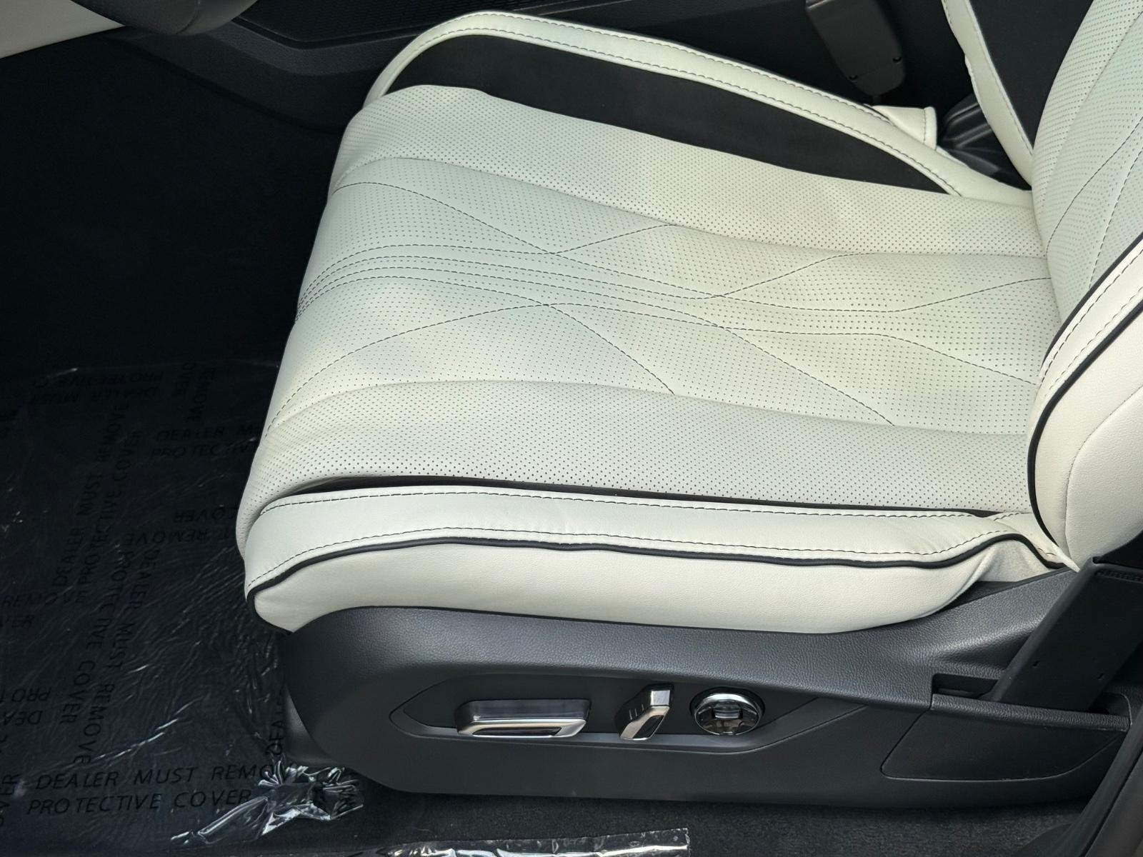 Acura MDX Vehicle Image 17