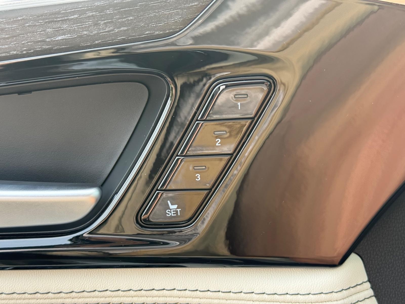 Acura MDX Vehicle Image 10