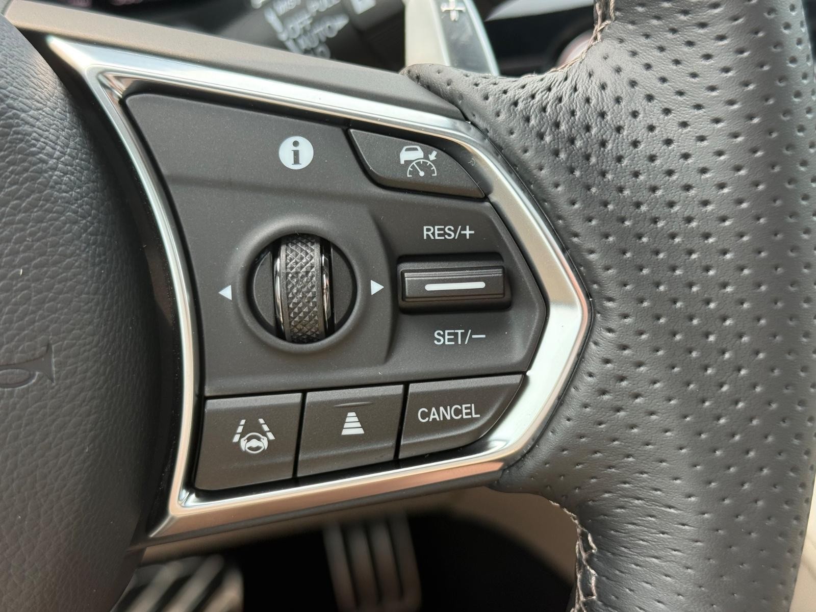 Acura MDX Vehicle Image 13