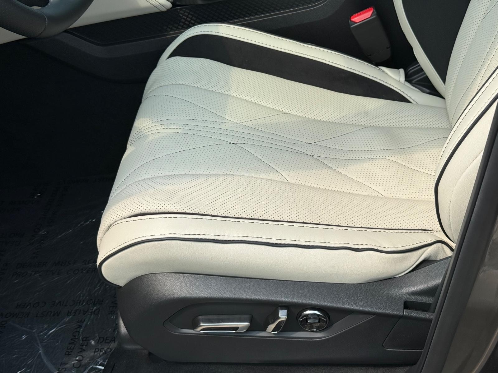 Acura MDX Vehicle Image 17
