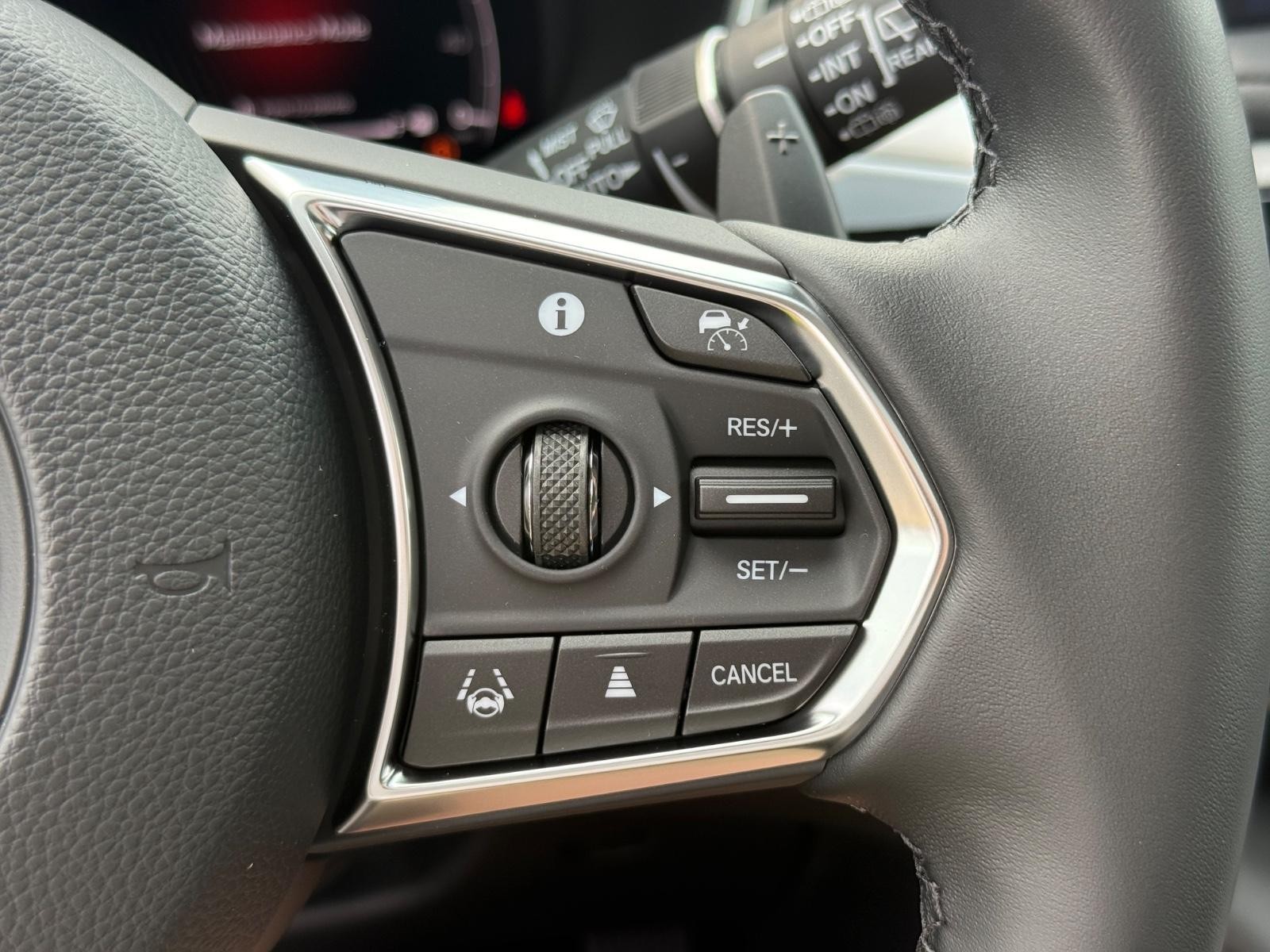 Acura MDX Vehicle Image 12