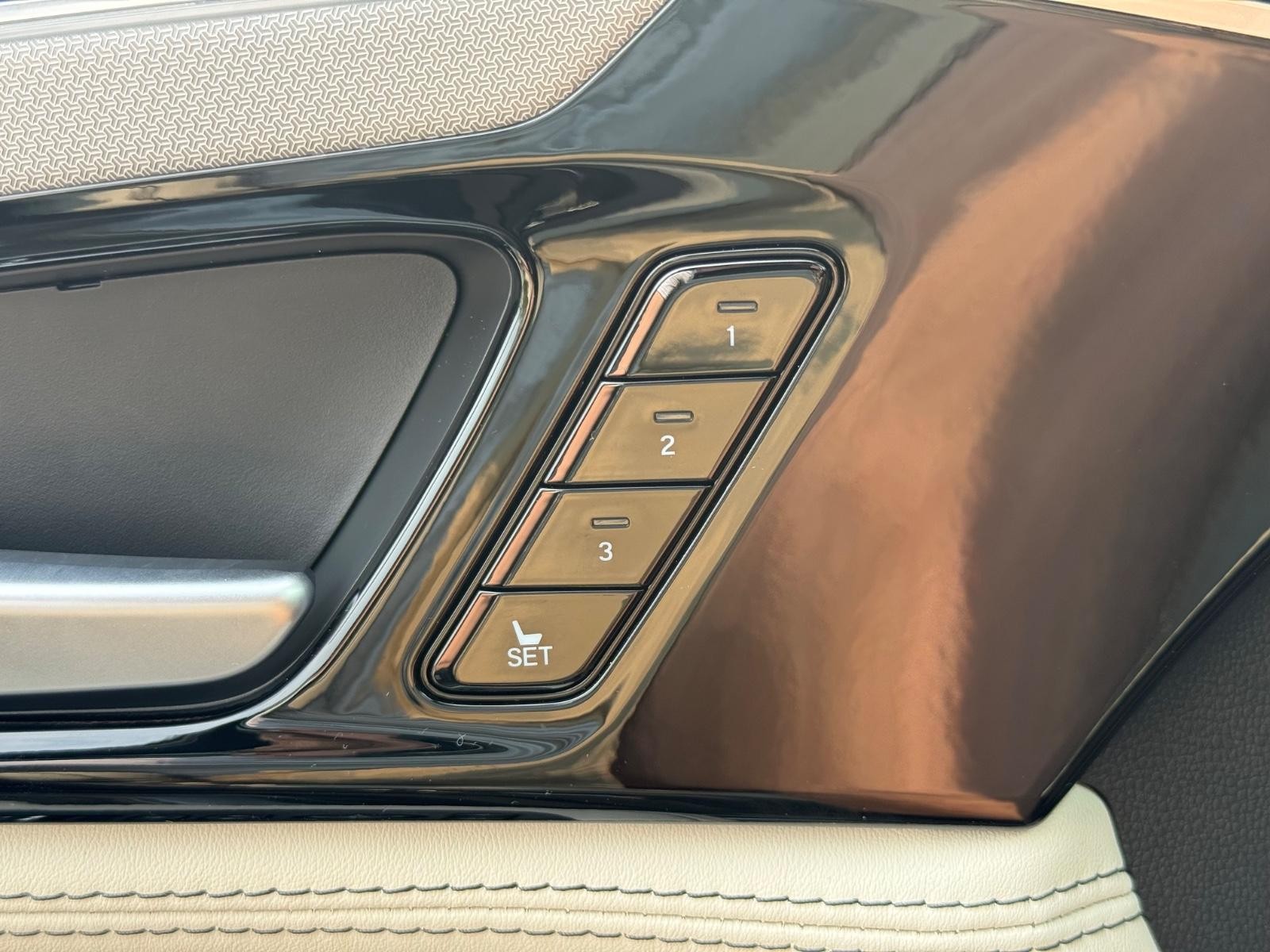 Acura MDX Vehicle Image 10