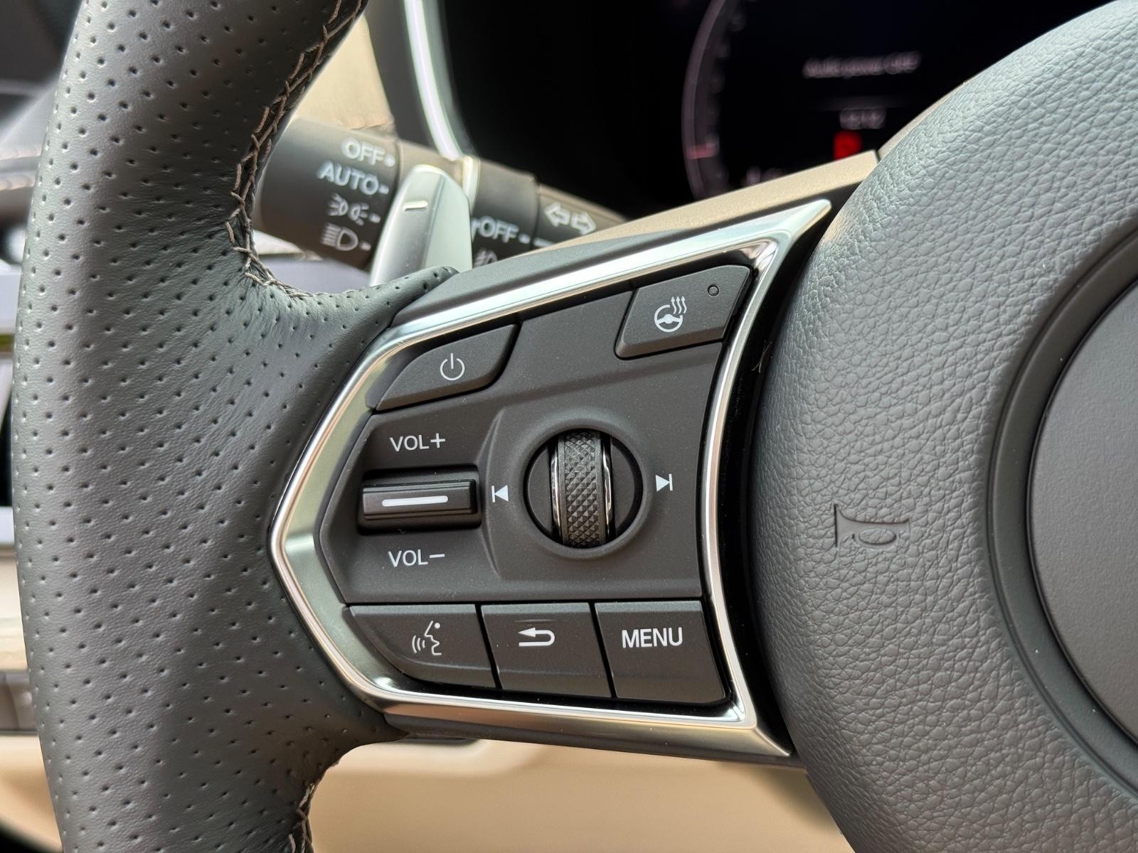 Acura MDX Vehicle Image 11