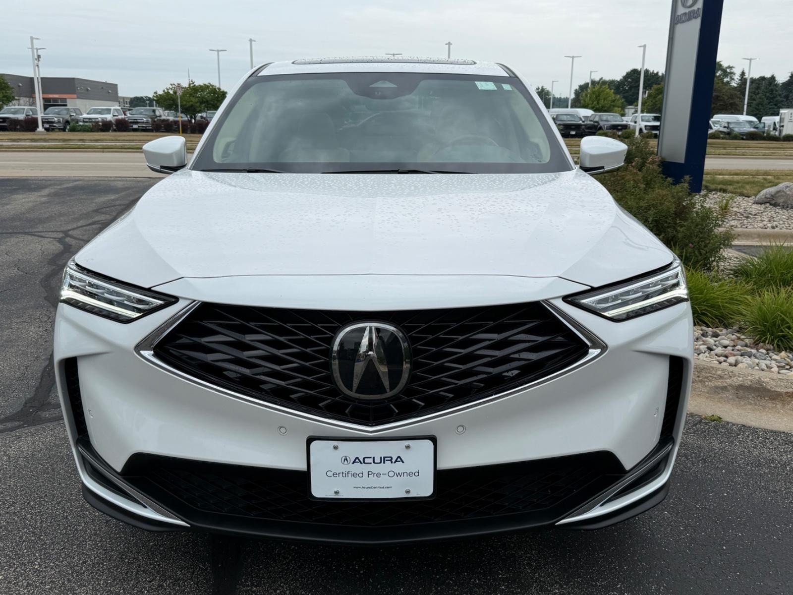 Acura MDX Vehicle Full-screen Gallery Image 09