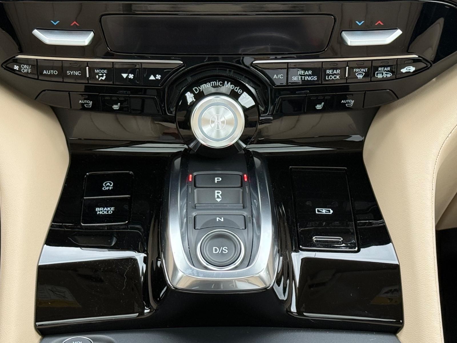 Acura MDX Vehicle Full-screen Gallery Image 13