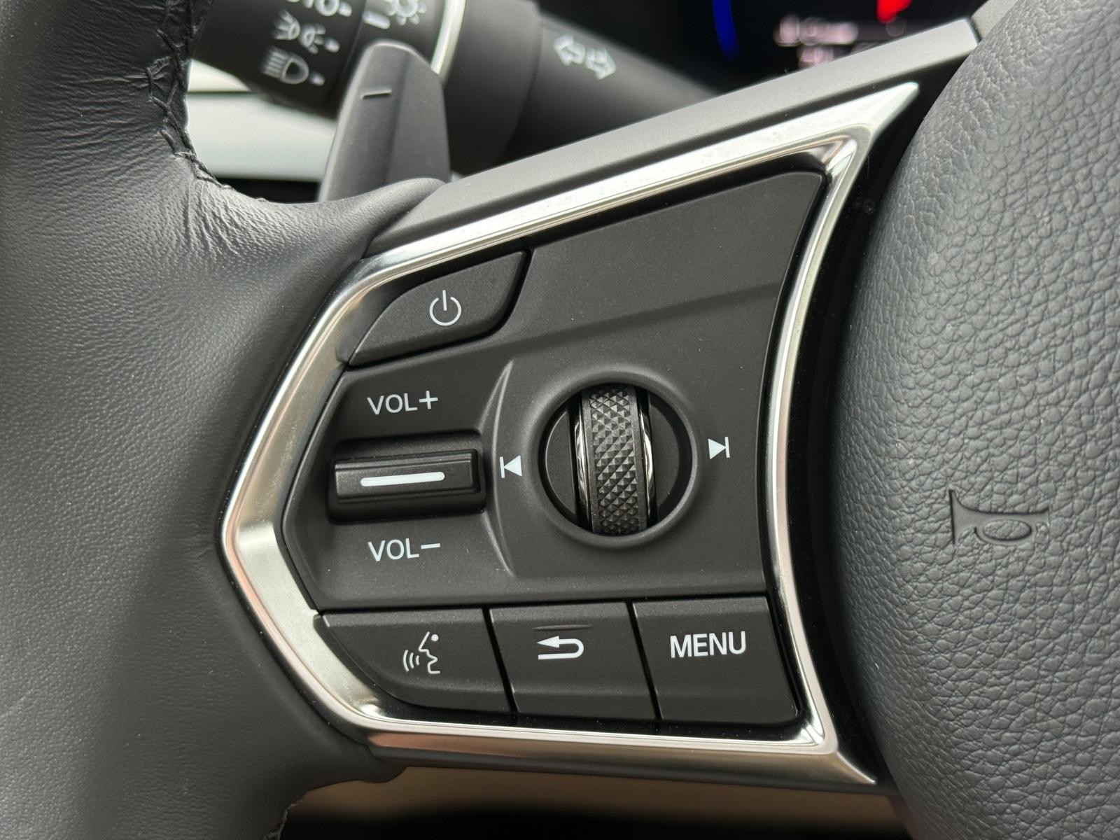 Acura MDX Vehicle Full-screen Gallery Image 17