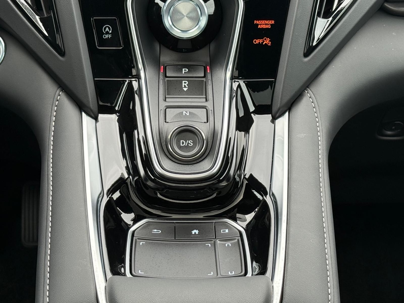 Acura RDX Vehicle Full-screen Gallery Image 13