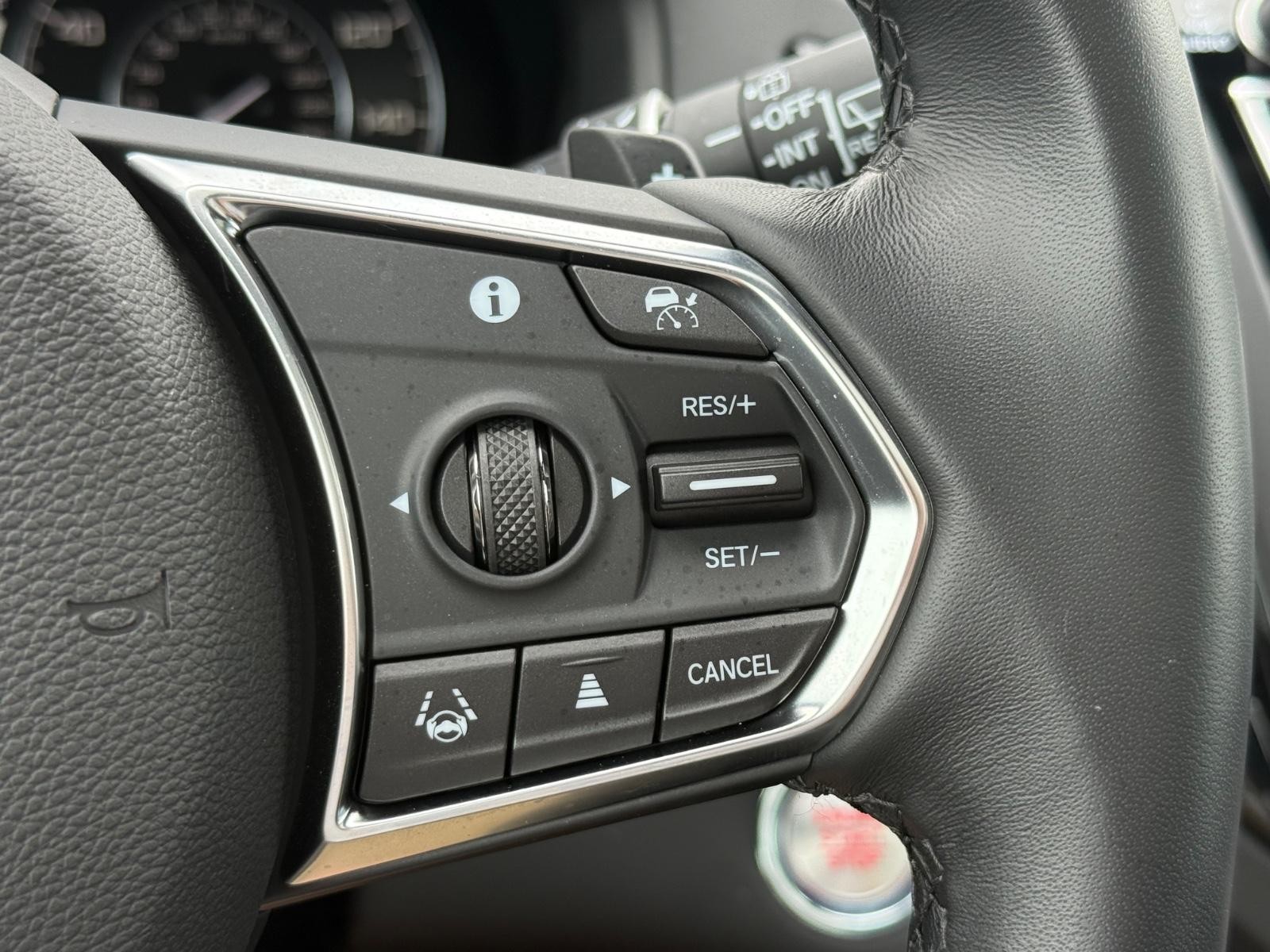 Acura RDX Vehicle Full-screen Gallery Image 18
