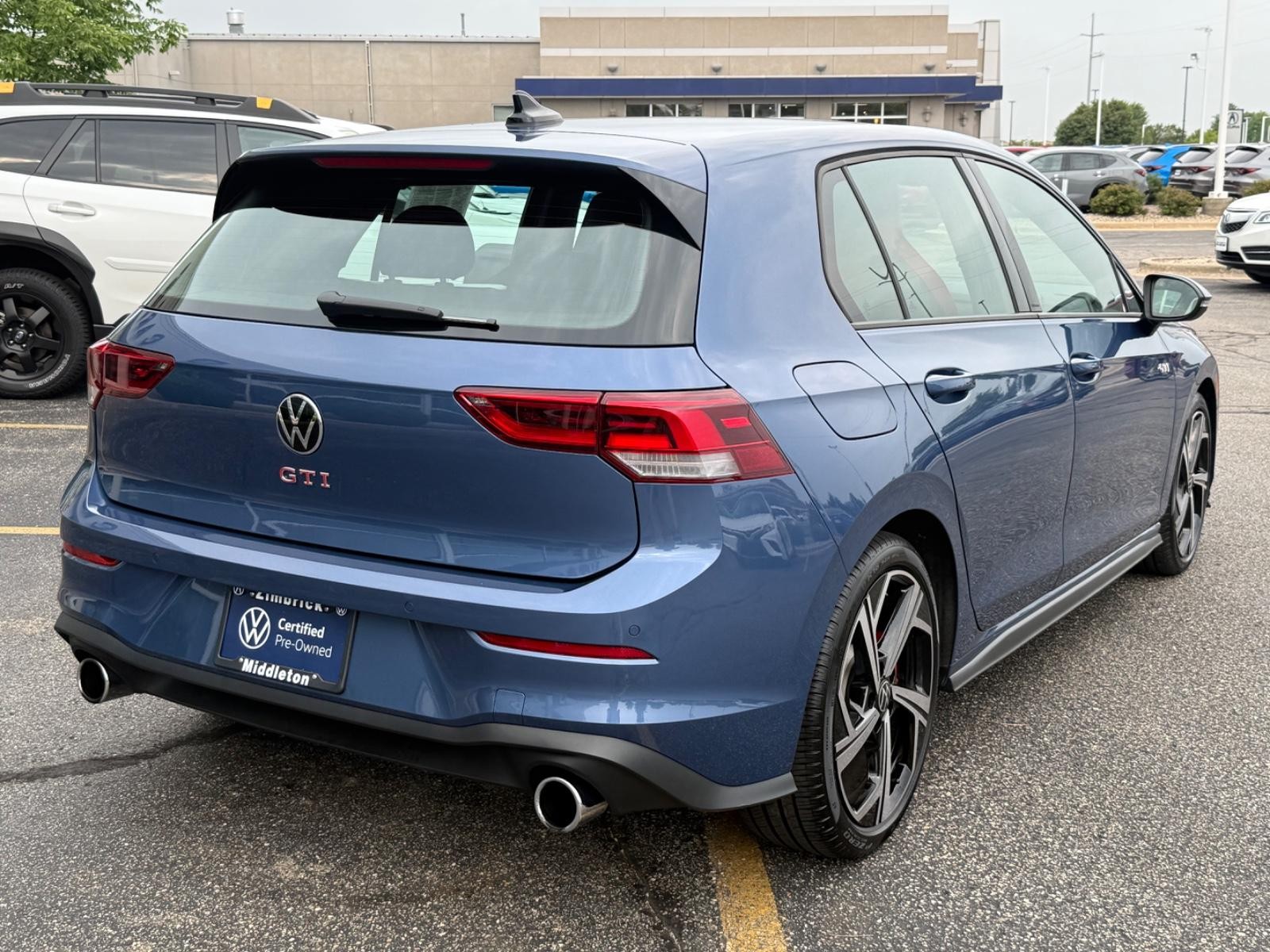 Volkswagen Golf GTI Vehicle Image 03
