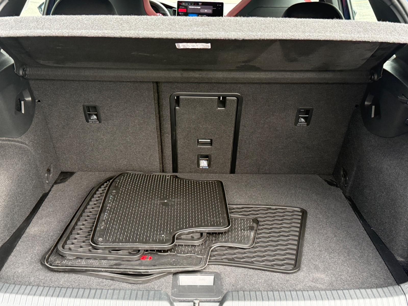 Volkswagen Golf GTI Vehicle Image 05