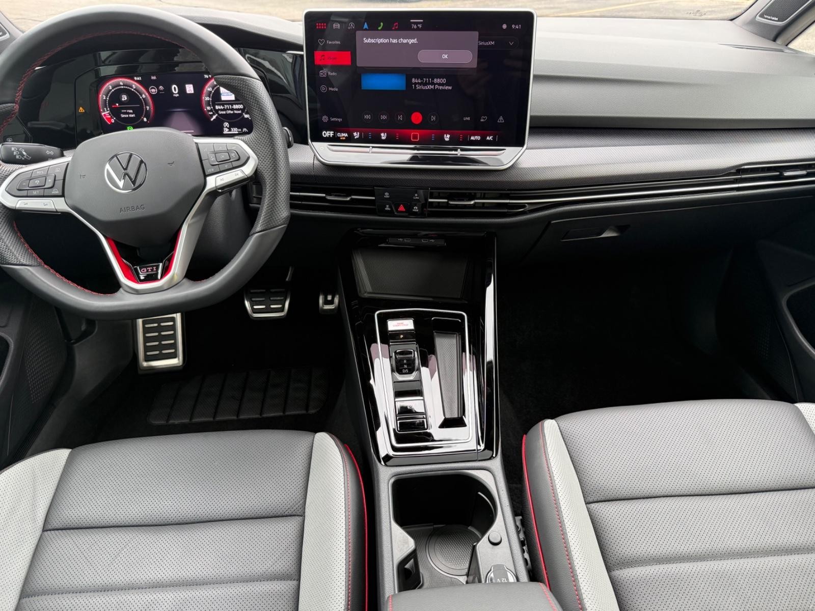 Volkswagen Golf GTI Vehicle Image 11