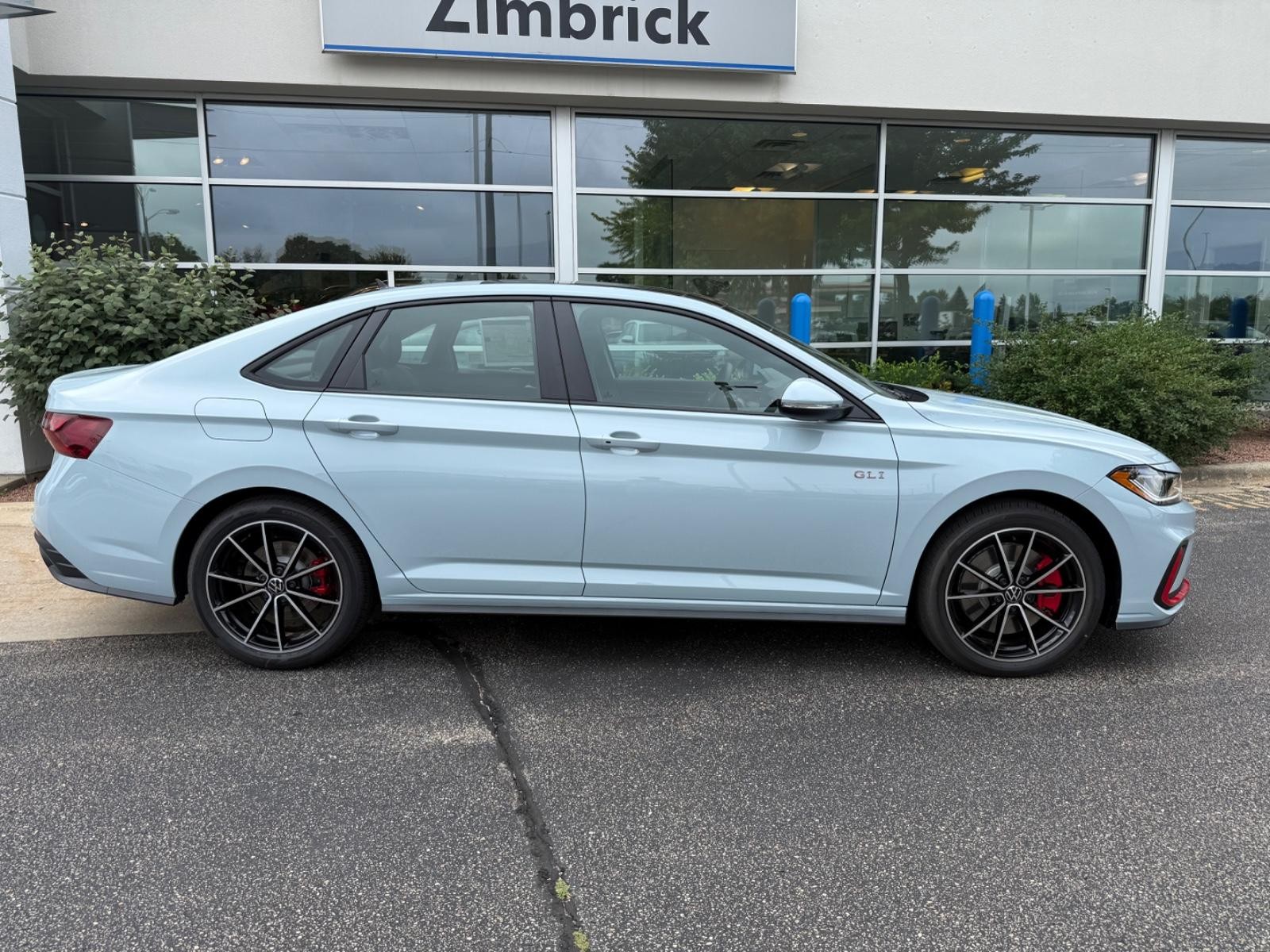 Volkswagen Jetta GLI Vehicle Image 02