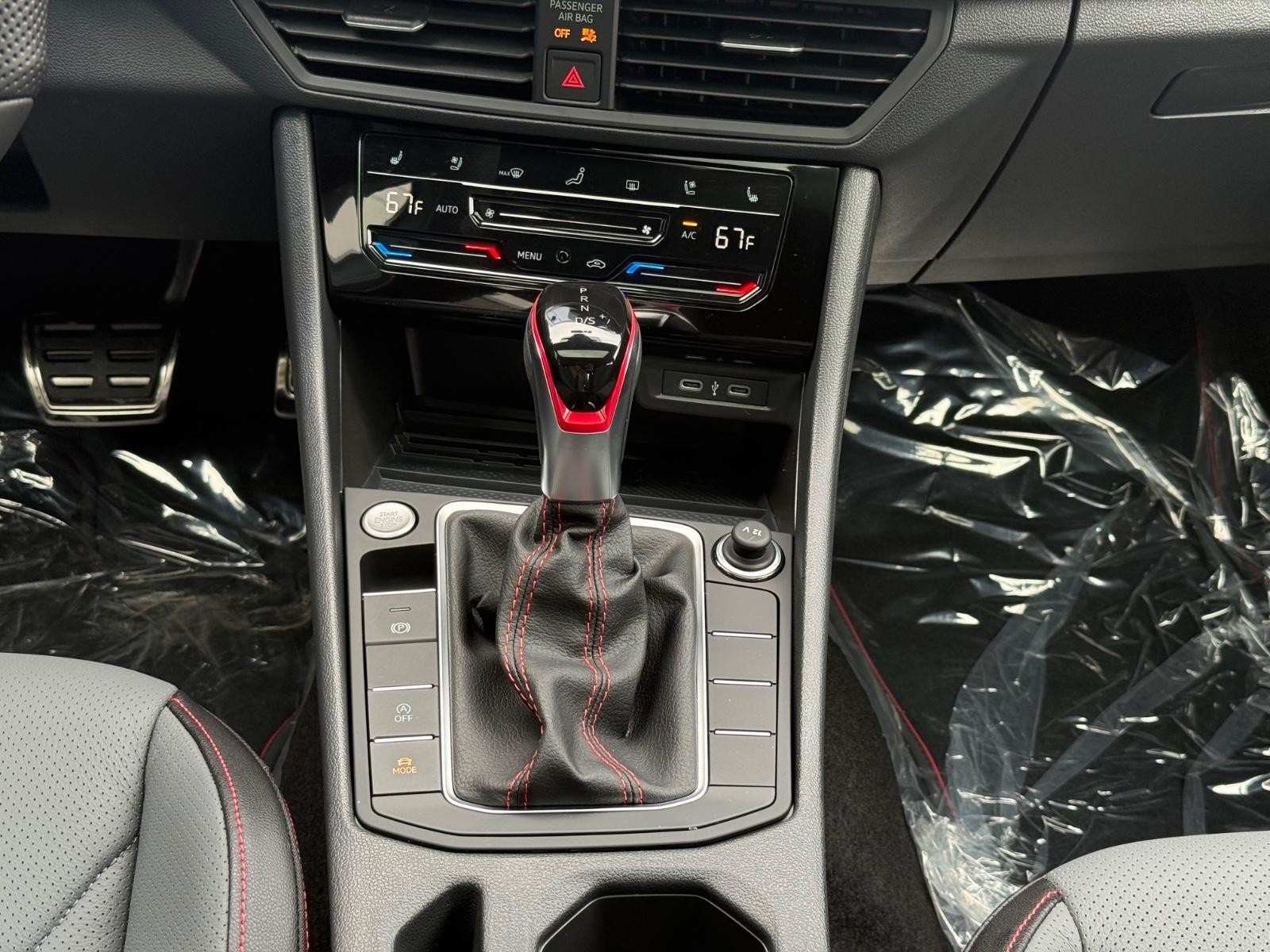 Volkswagen Jetta GLI Vehicle Image 08