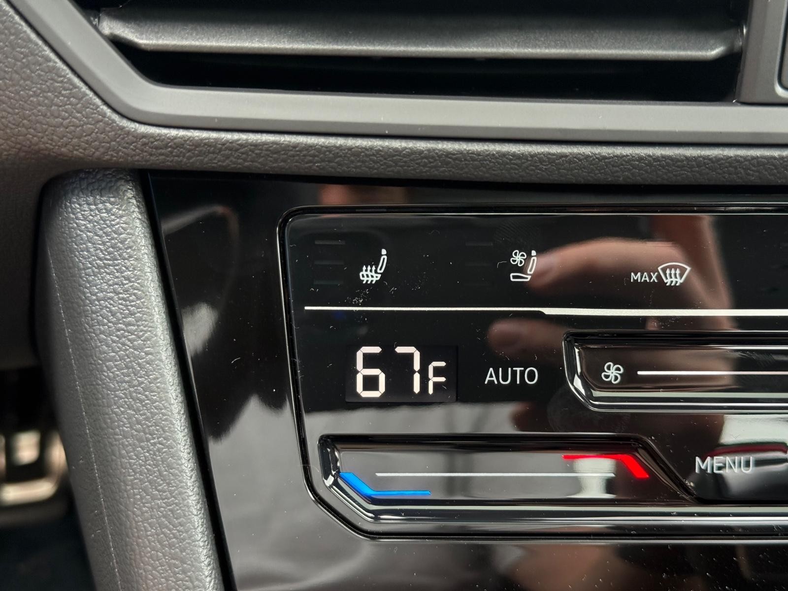 Volkswagen Jetta GLI Vehicle Image 14