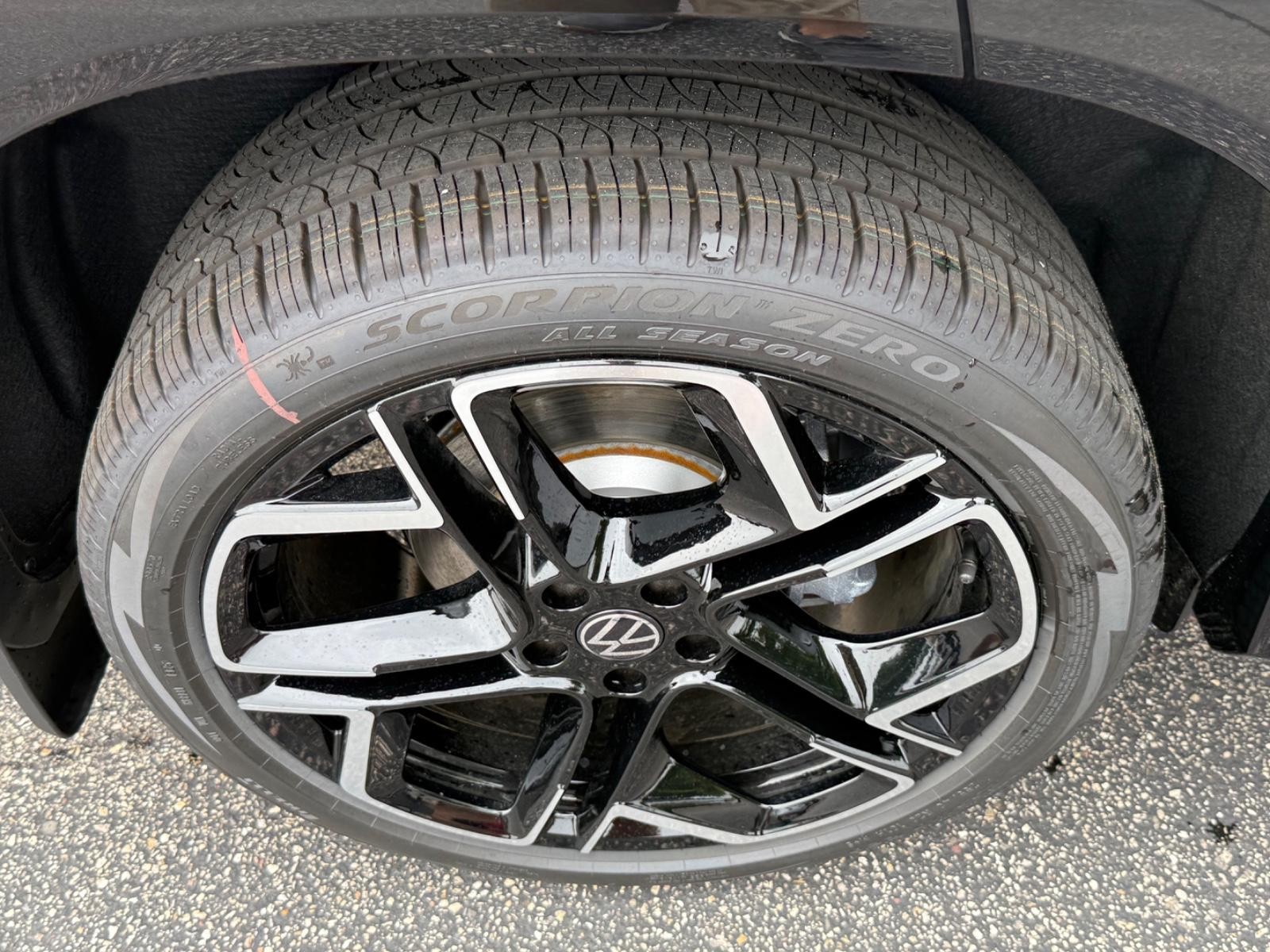 Volkswagen Tiguan Vehicle Image 04