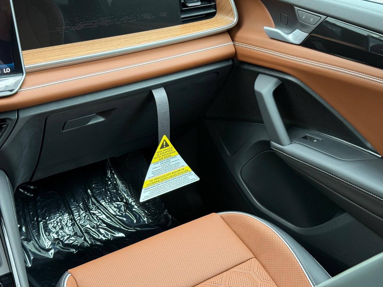Volkswagen Tiguan Vehicle Image 09