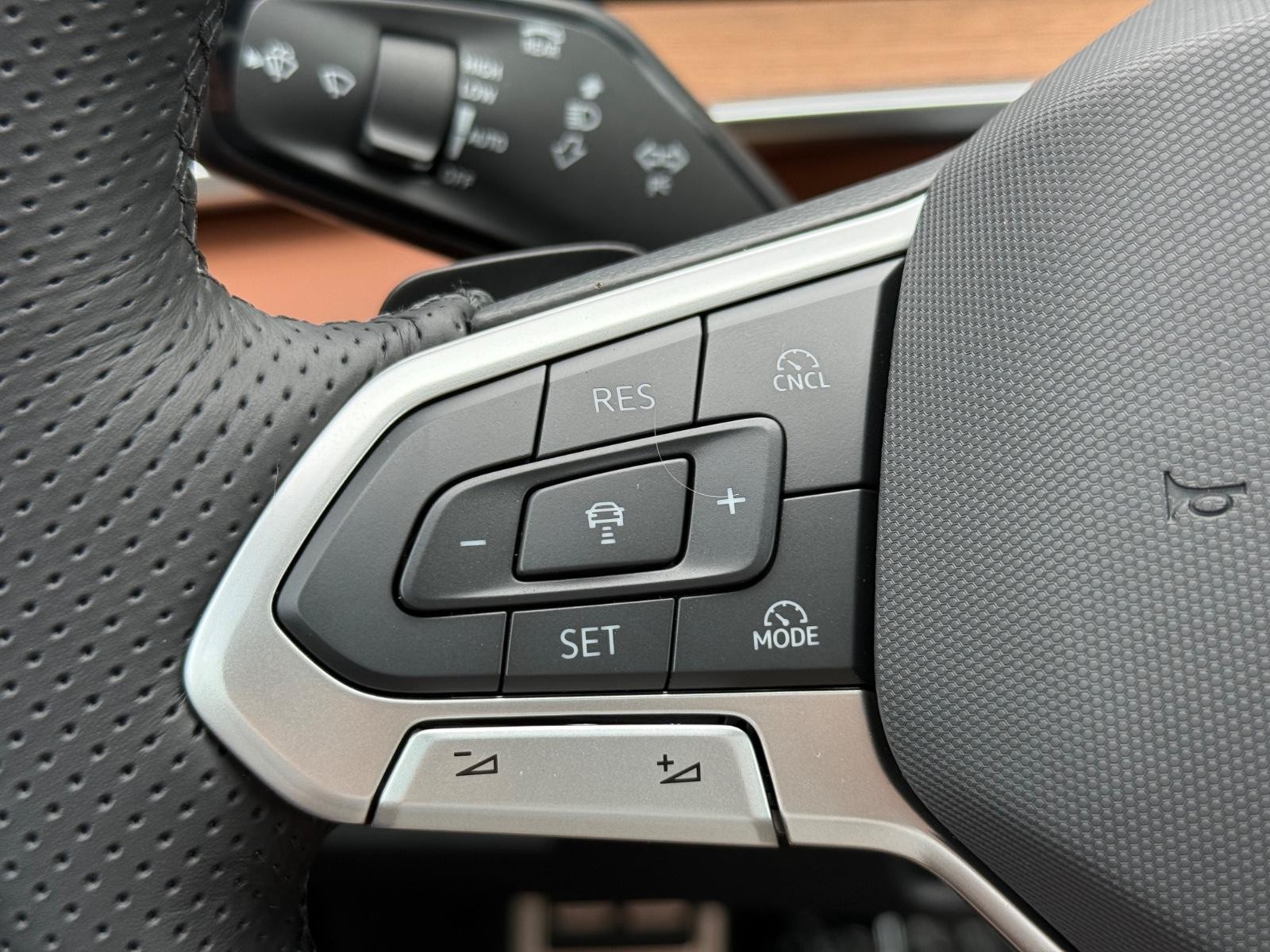 Volkswagen Tiguan Vehicle Image 10