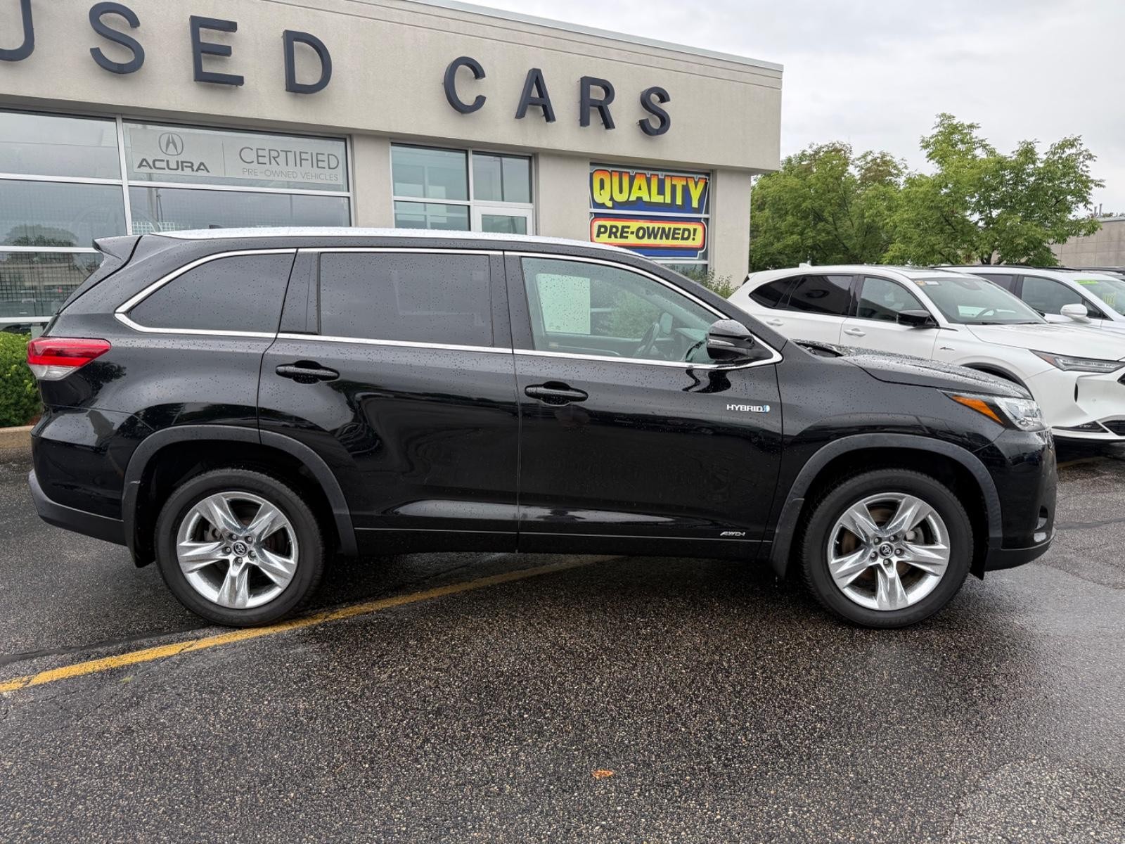 Toyota Highlander Vehicle Image 02