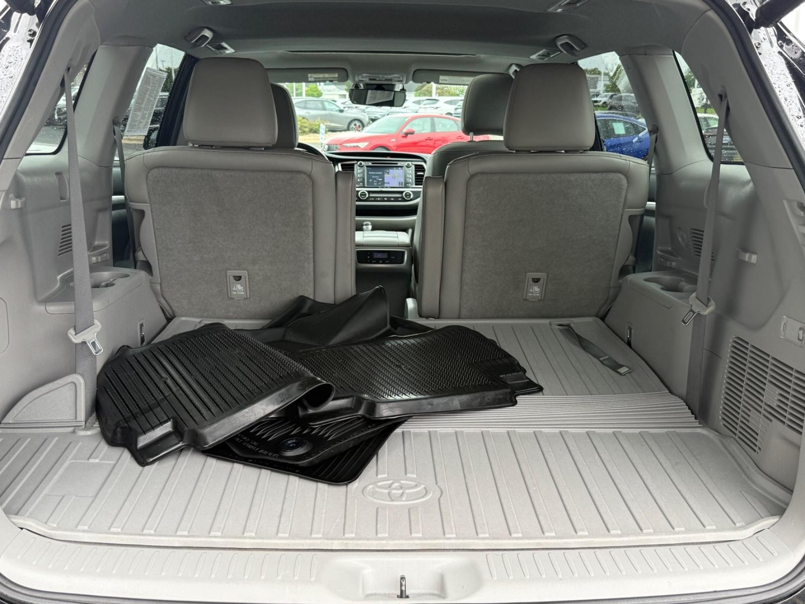 Toyota Highlander Vehicle Image 05