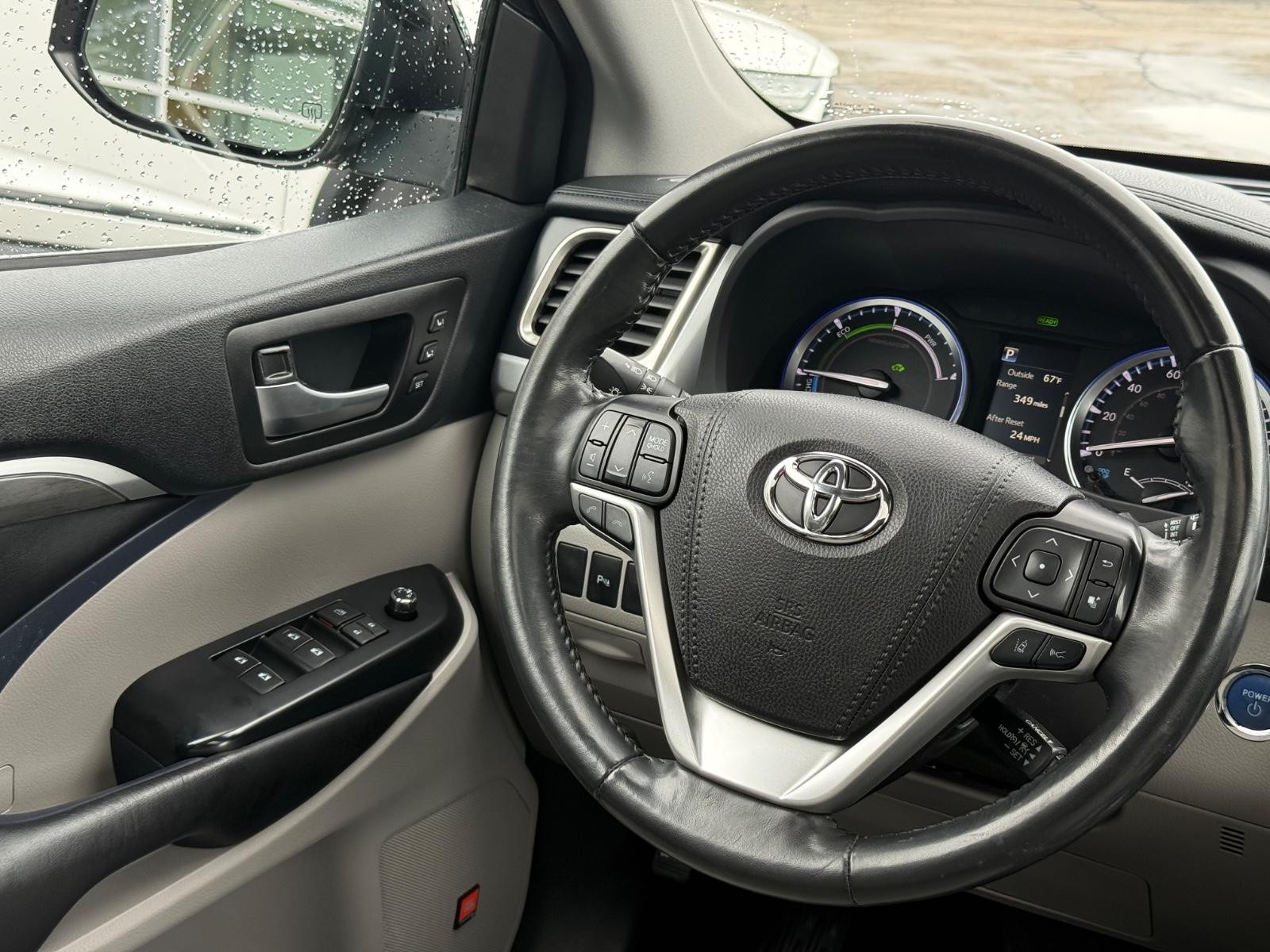 Toyota Highlander Vehicle Image 14