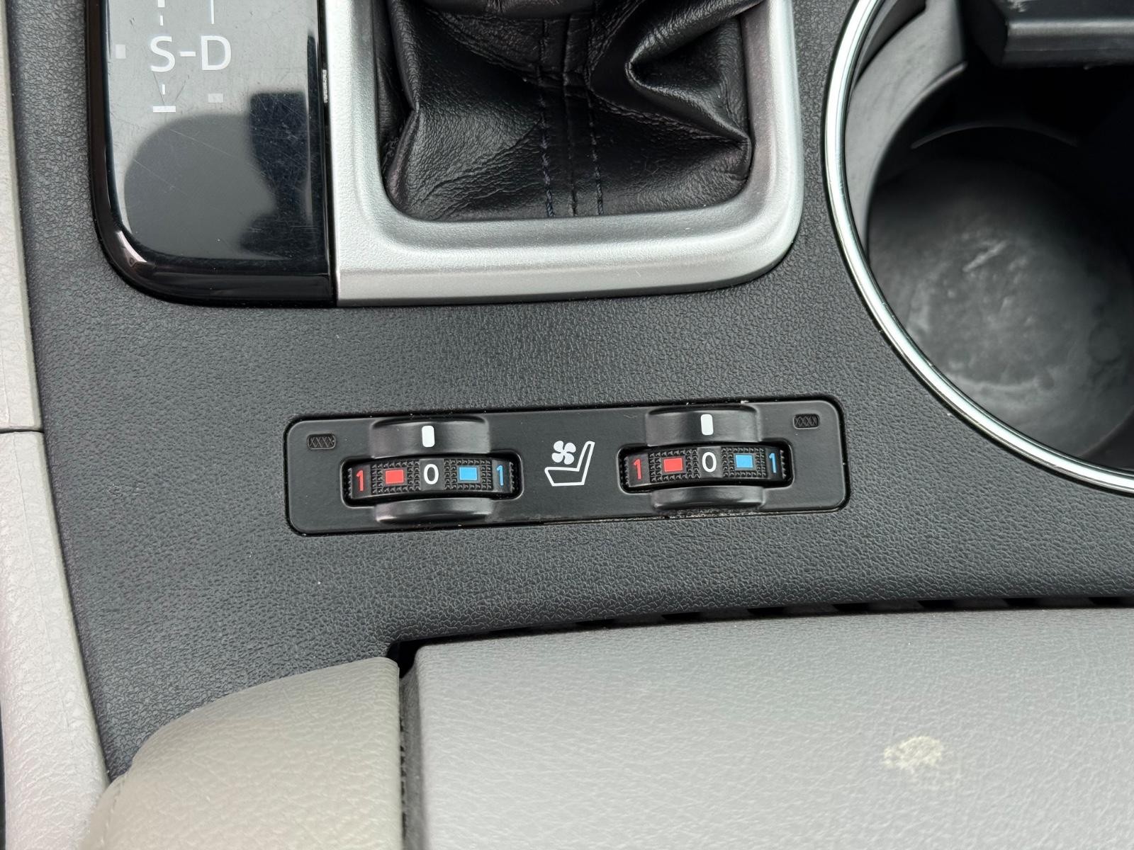 Toyota Highlander Vehicle Image 20