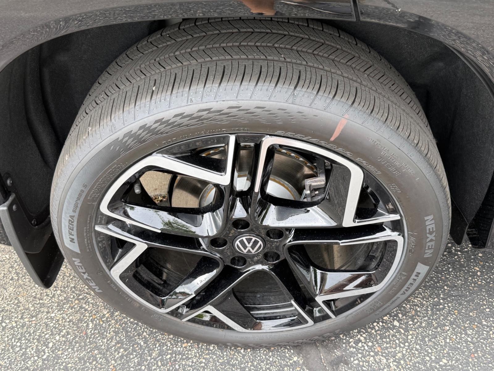 Volkswagen Tiguan Vehicle Image 04