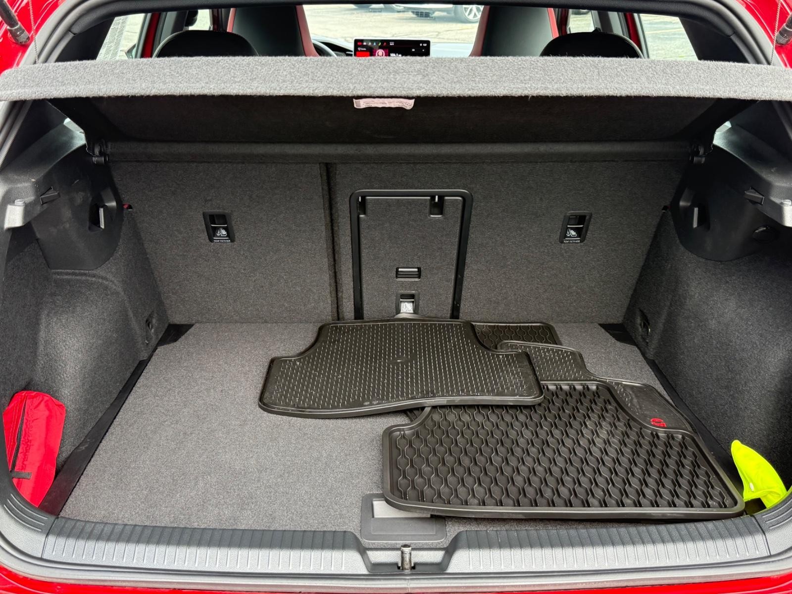 Volkswagen Golf GTI Vehicle Image 05