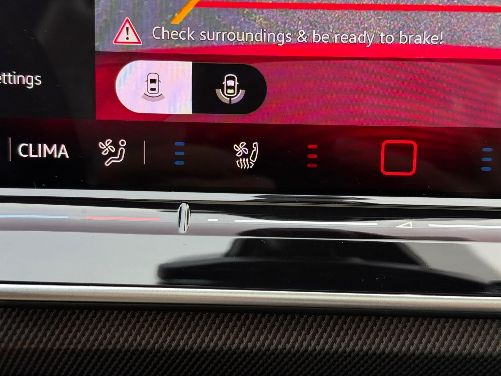 Volkswagen Golf GTI Vehicle Image 19