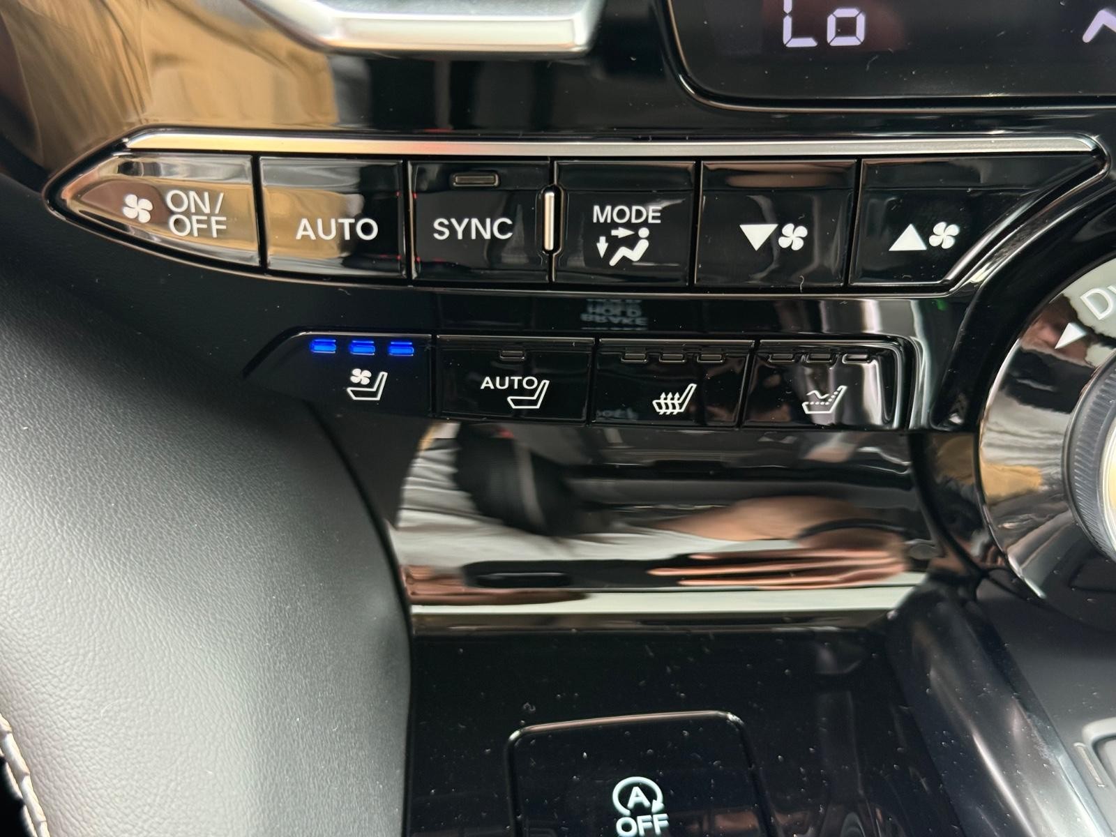 Acura MDX Vehicle Image 16
