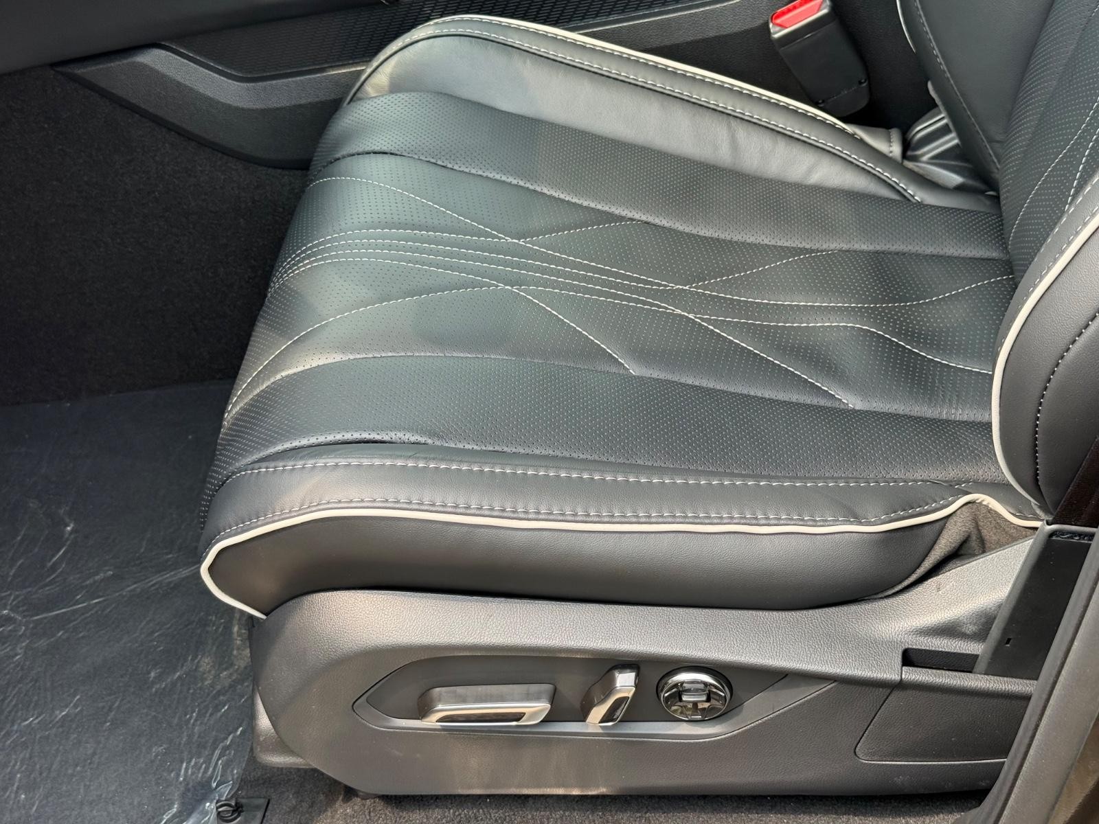 Acura MDX Vehicle Image 18