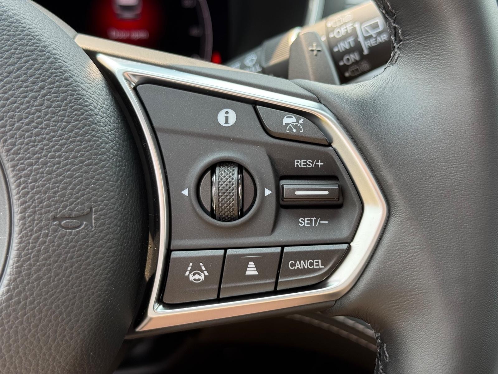 Acura MDX Vehicle Image 12